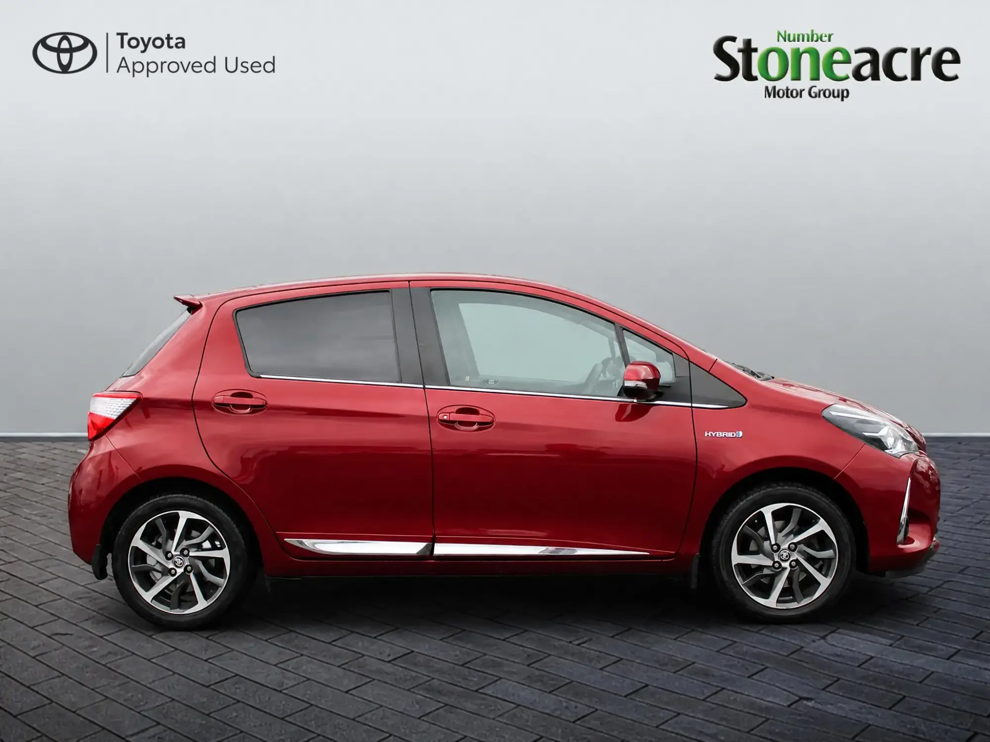 Toyota Yaris Hybrid 1.5 VVT-h Excel E-CVT Euro 6 (s/s) 5dr (15in Alloy) NL18UWY Image 2