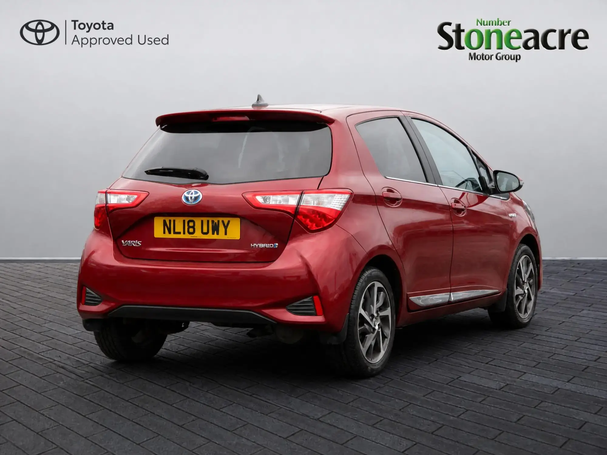 Toyota Yaris Hybrid 1.5 VVT-h Excel E-CVT Euro 6 (s/s) 5dr (15in Alloy) NL18UWY Image 3