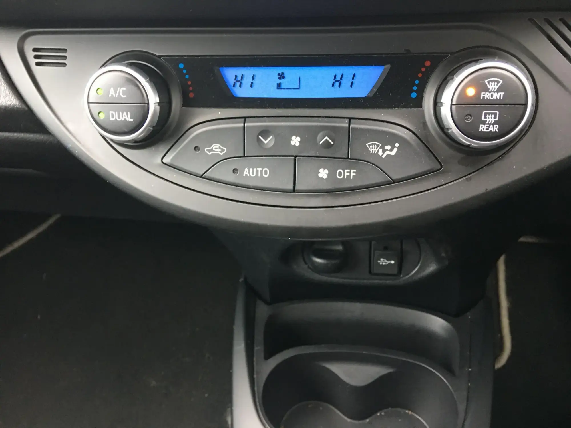 Toyota Yaris Hybrid Image 30 Toyota Yaris Hybrid Image 30
