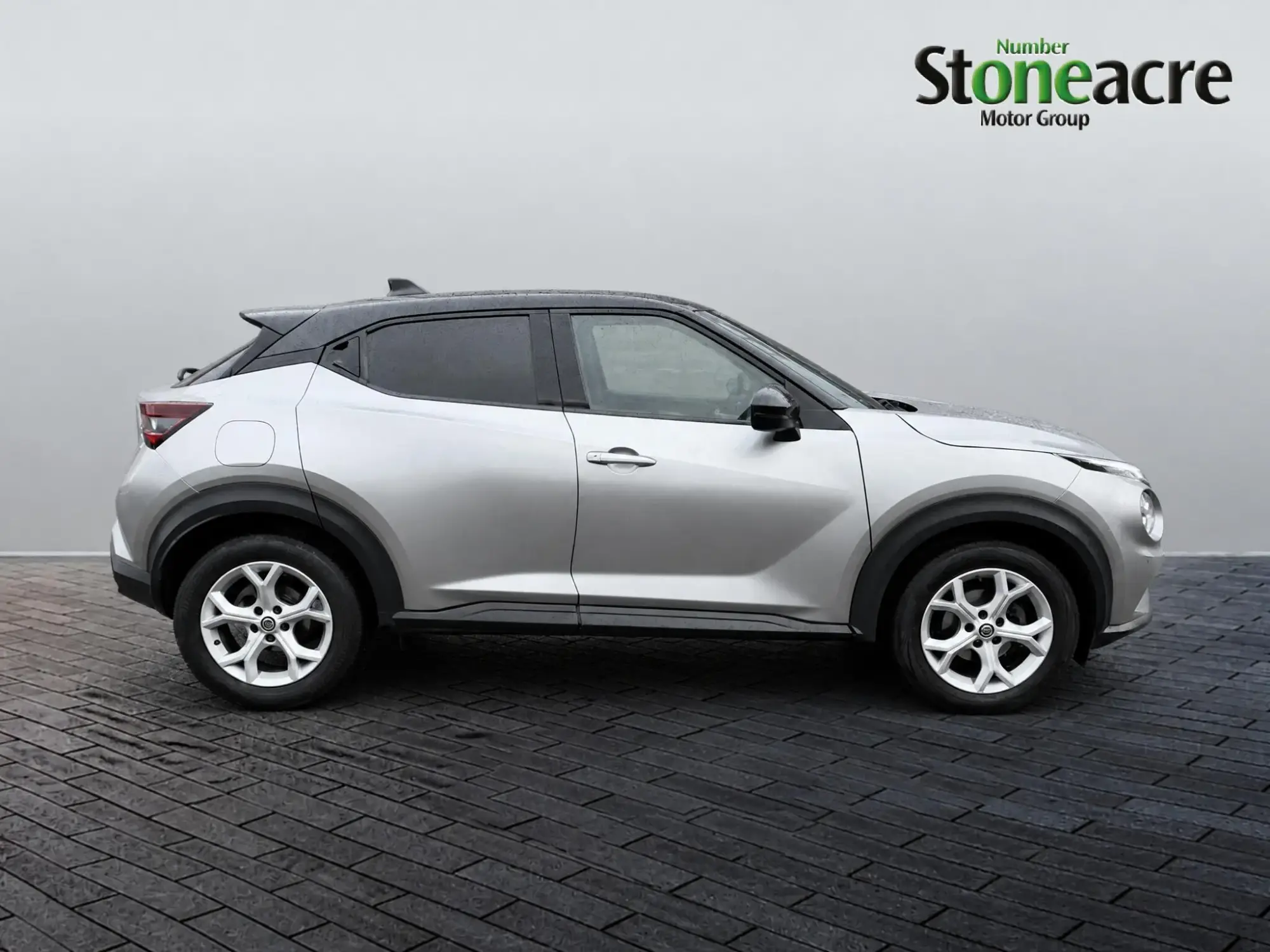 Nissan Juke 1.0 DiG-T N-Connecta 5dr DV71BAA Image 2 Nissan Juke 1.0 DiG-T N-Connecta 5dr DV71BAA Image 2