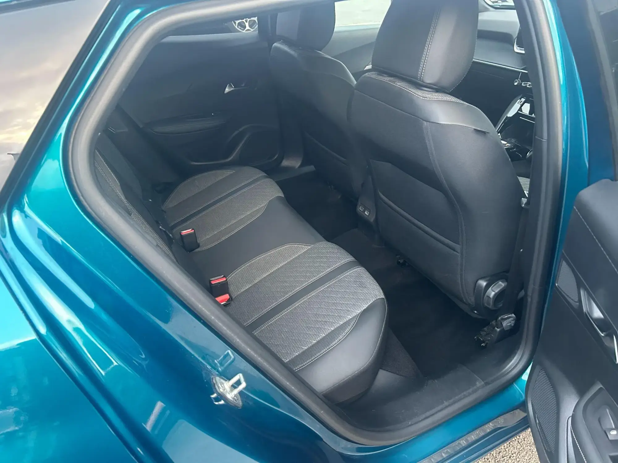 Peugeot 2008 Image 12 Peugeot 2008 Image 12