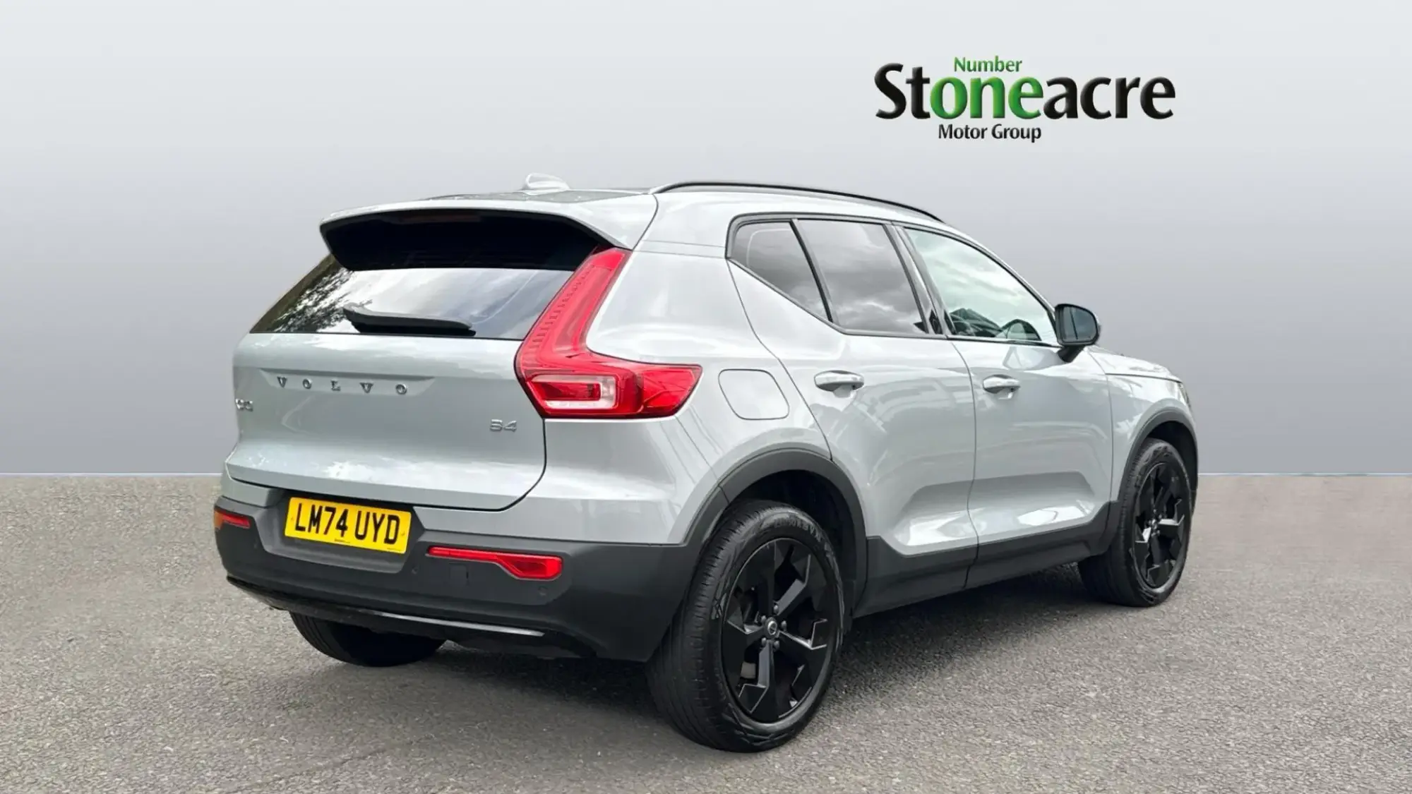 Volvo XC40 2.0 B4P Plus Dark 5dr Auto LM74UYD Image 2 Volvo XC40 2.0 B4P Plus Dark 5dr Auto LM74UYD Image 2