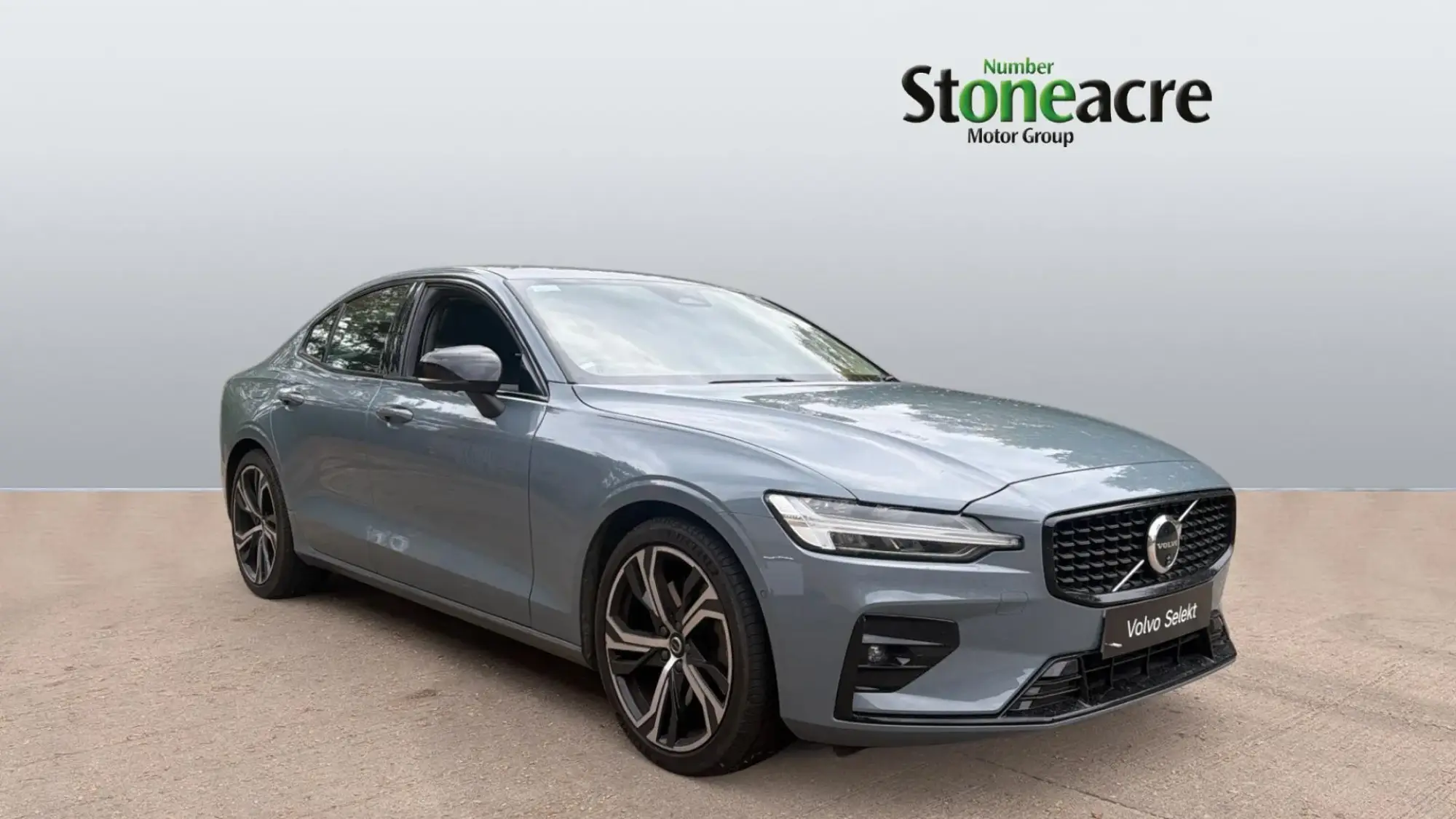Volvo S60 2.0 B5P Plus Dark 4dr AWD Auto YH73HXU Image 1 Volvo S60 2.0 B5P Plus Dark 4dr AWD Auto YH73HXU Image 1
