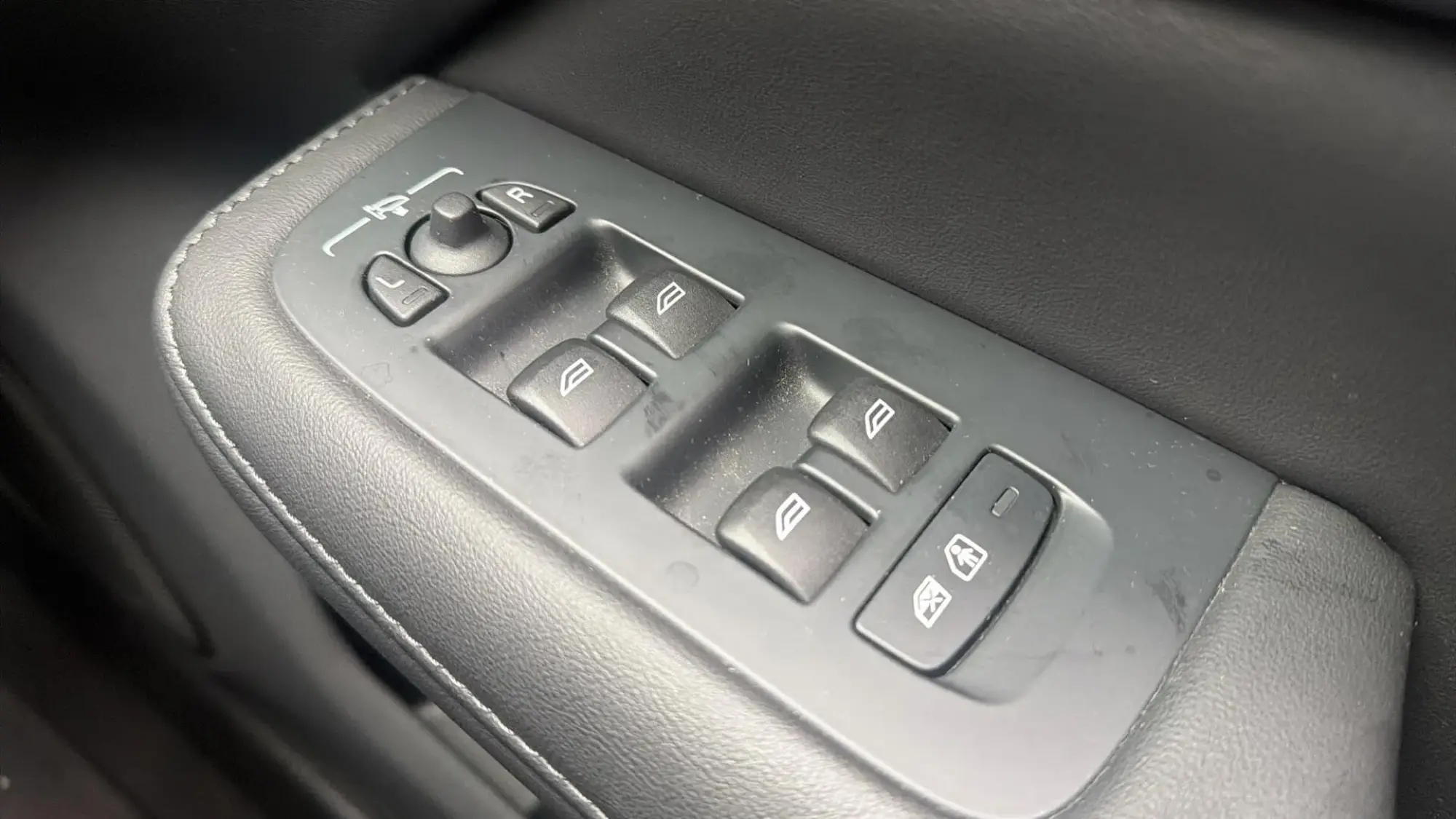 Volvo S60 Image 23 Volvo S60 Image 23