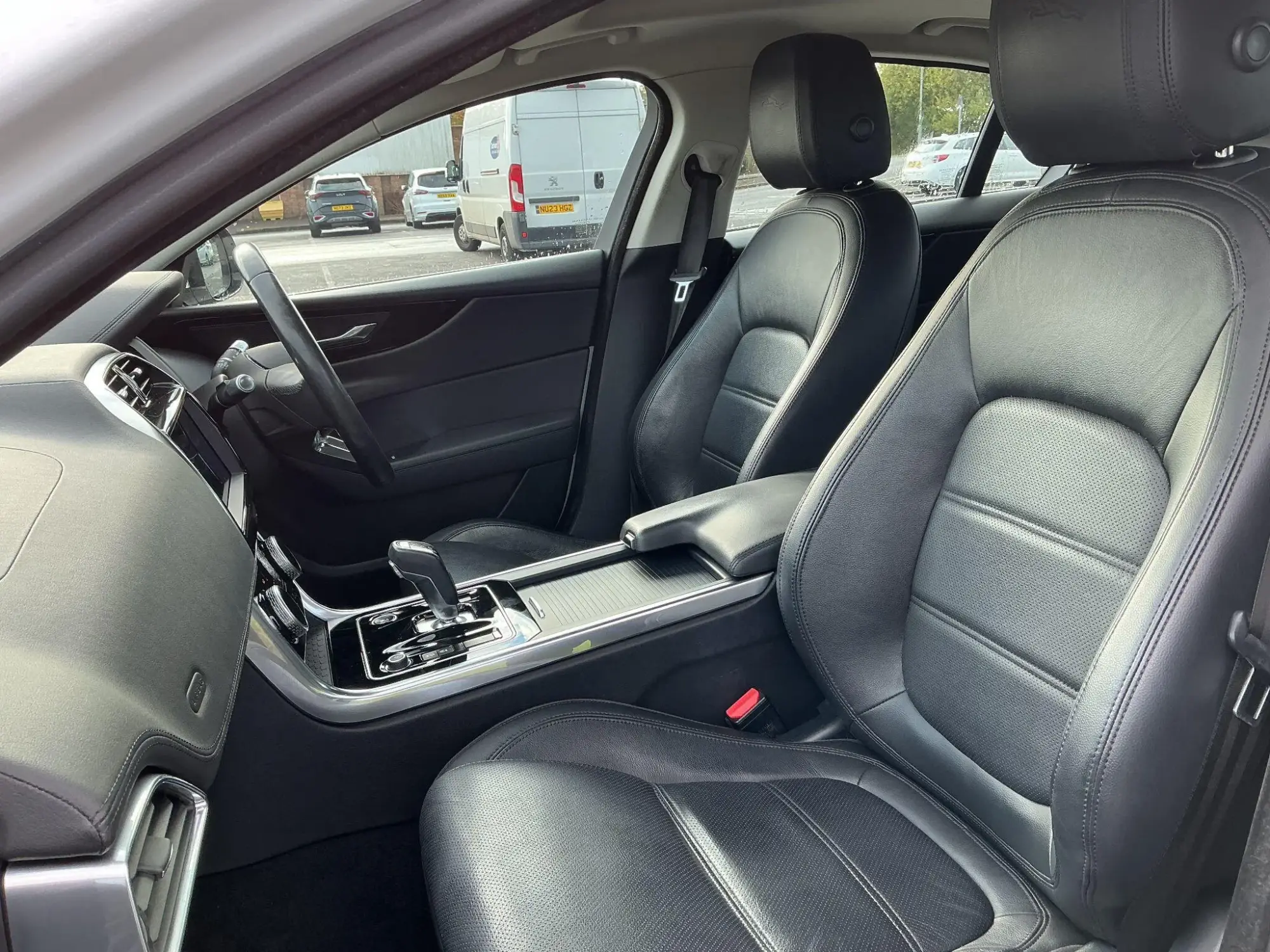 Jaguar XE Image 13 Jaguar XE Image 13