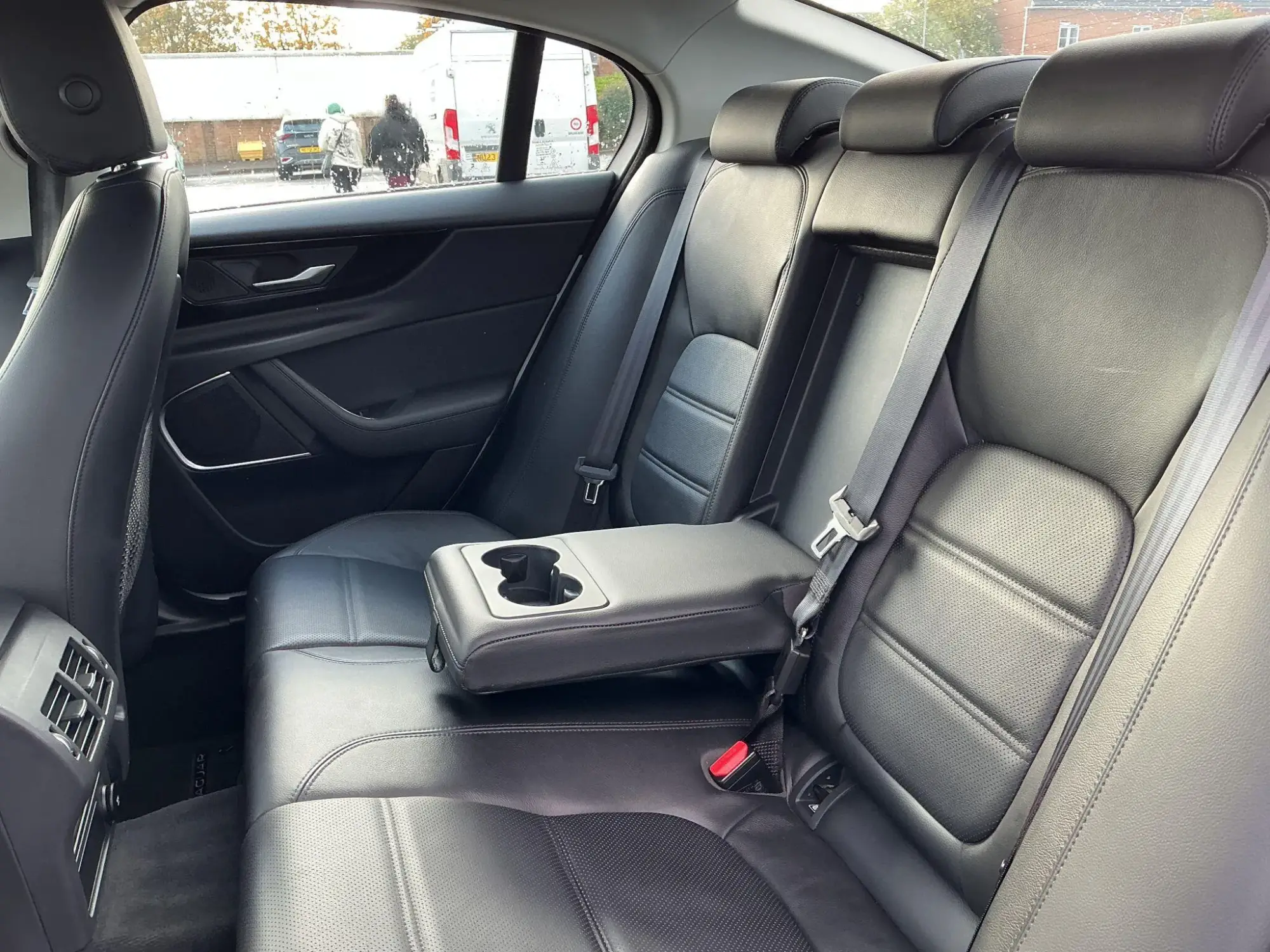 Jaguar XE Image 17 Jaguar XE Image 17
