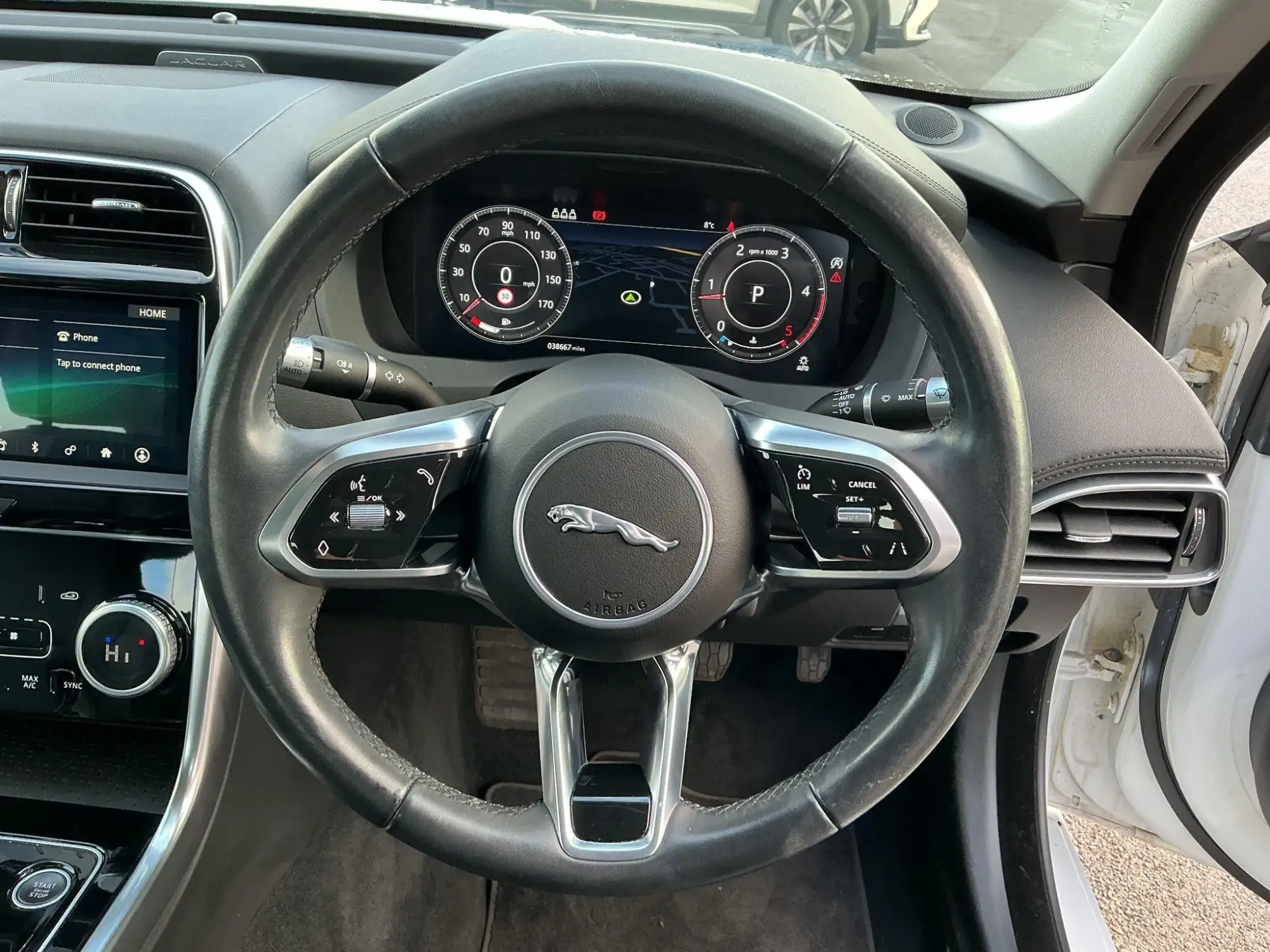 Jaguar XE Image 25 Jaguar XE Image 25
