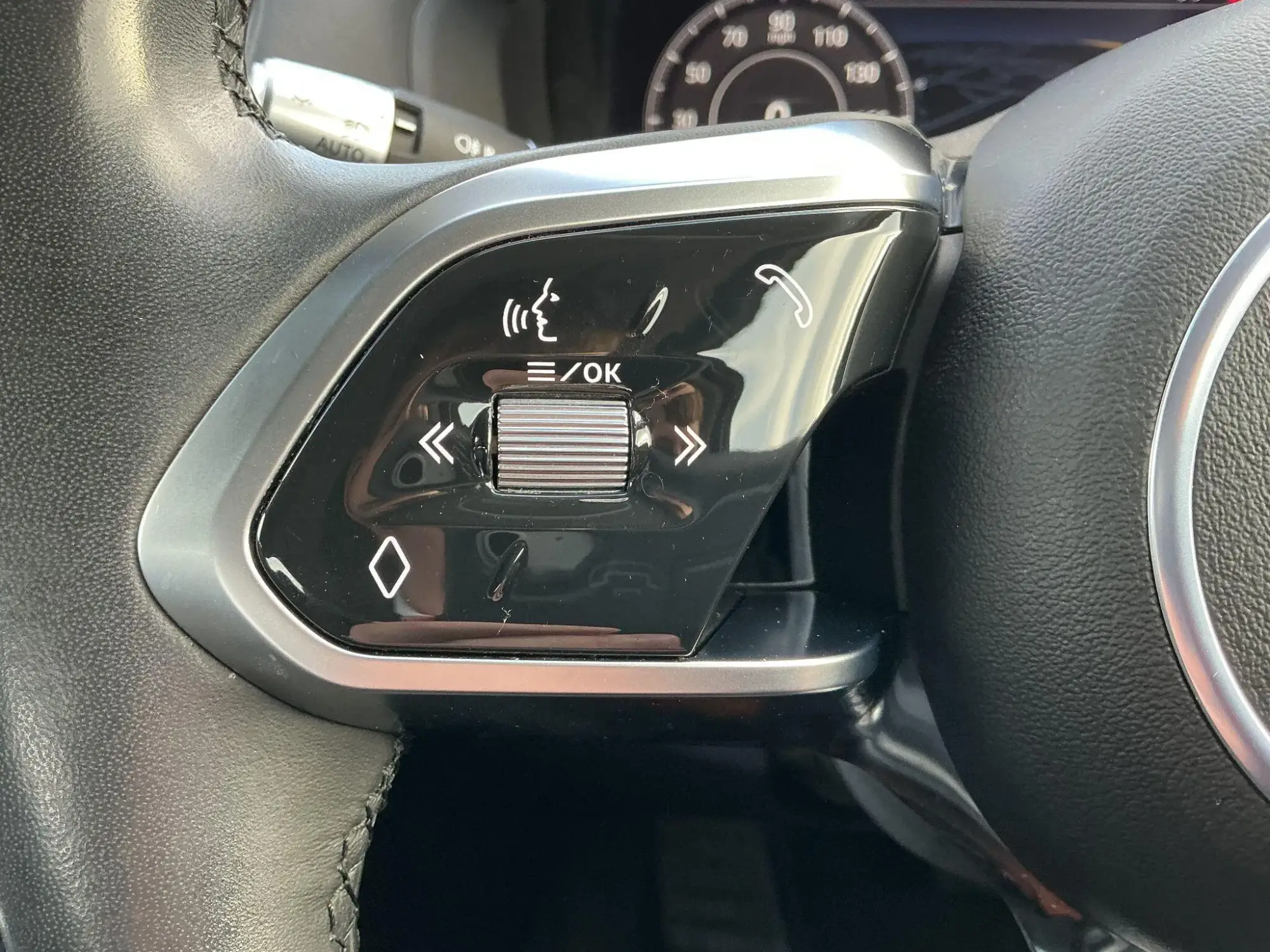 Jaguar XE Image 28 Jaguar XE Image 28