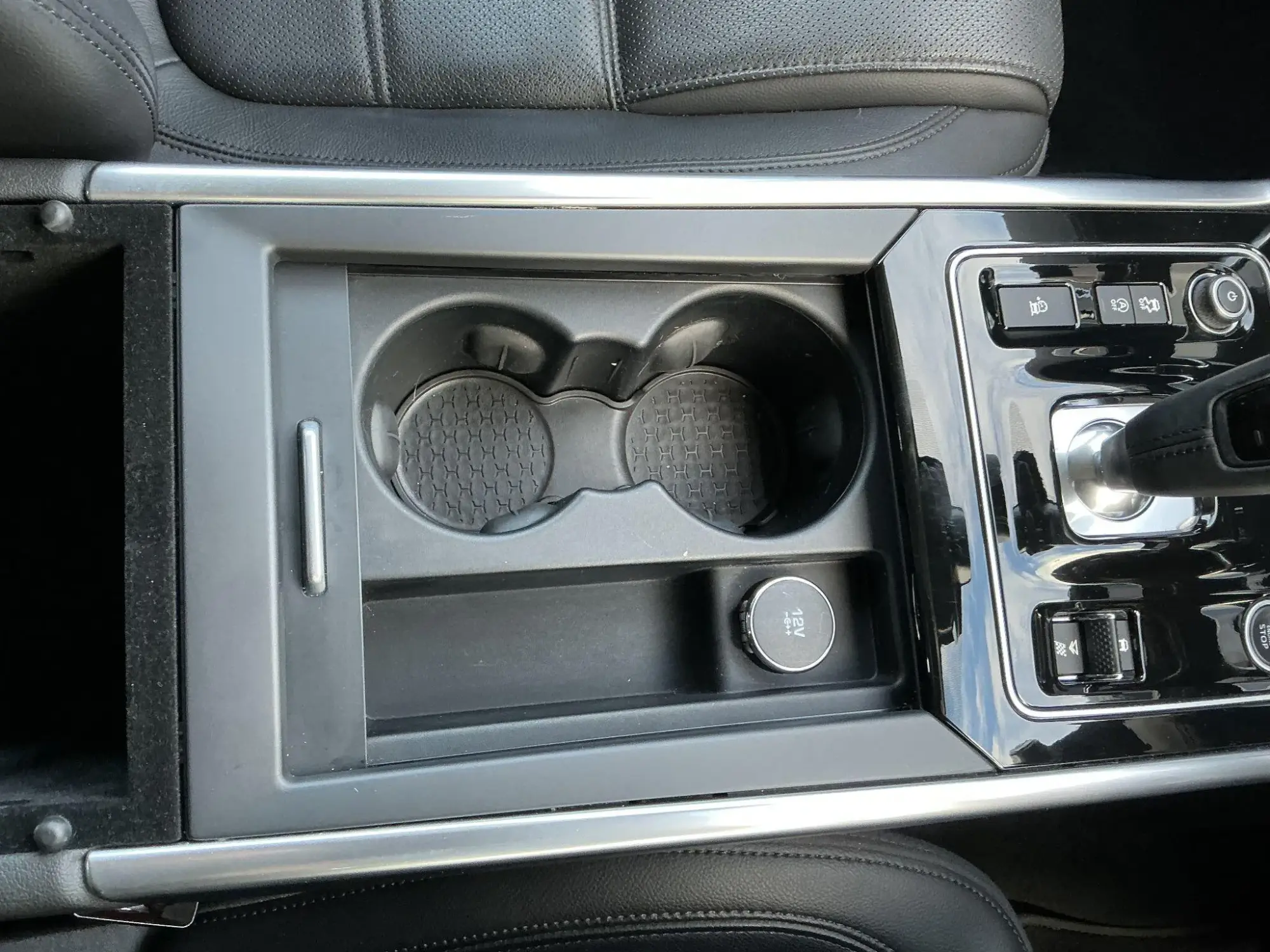 Jaguar XE Image 32 Jaguar XE Image 32