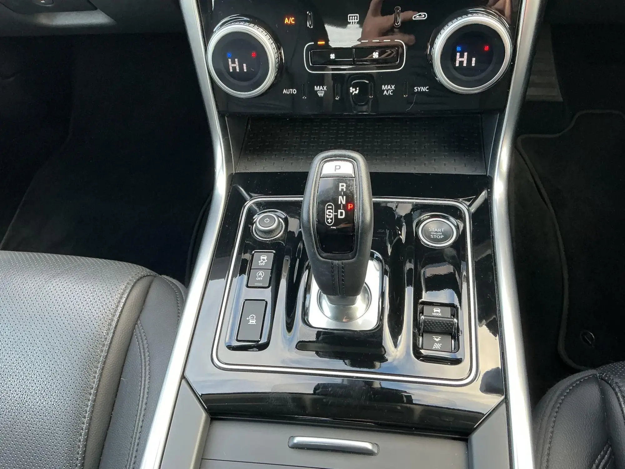 Jaguar XE Image 33 Jaguar XE Image 33