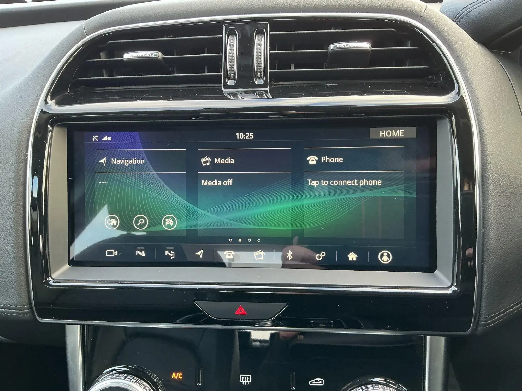 Jaguar XE Image 34 Jaguar XE Image 34