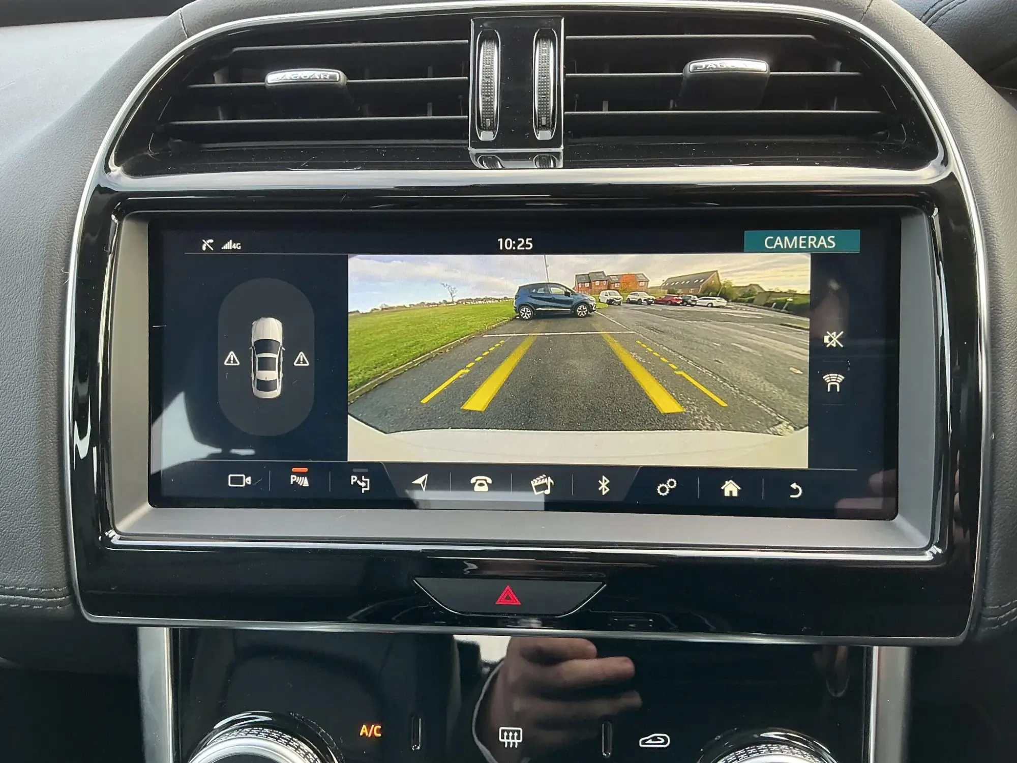 Jaguar XE Image 35 Jaguar XE Image 35