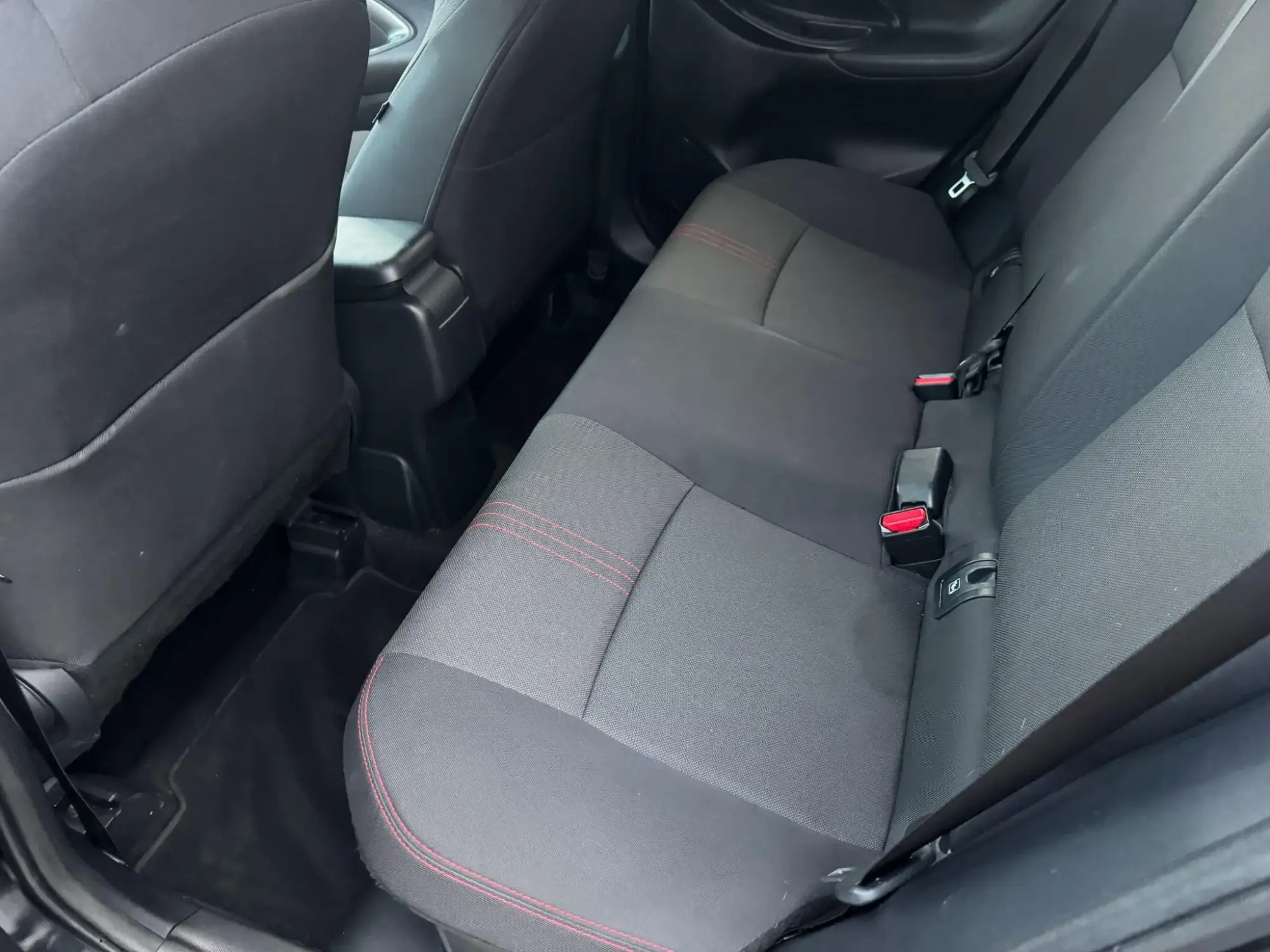 Toyota Yaris Hybrid Image 12