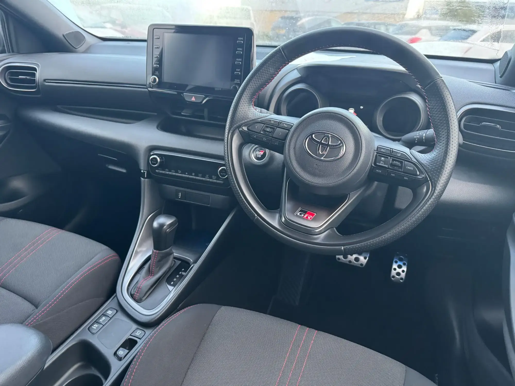 Toyota Yaris Hybrid Image 15