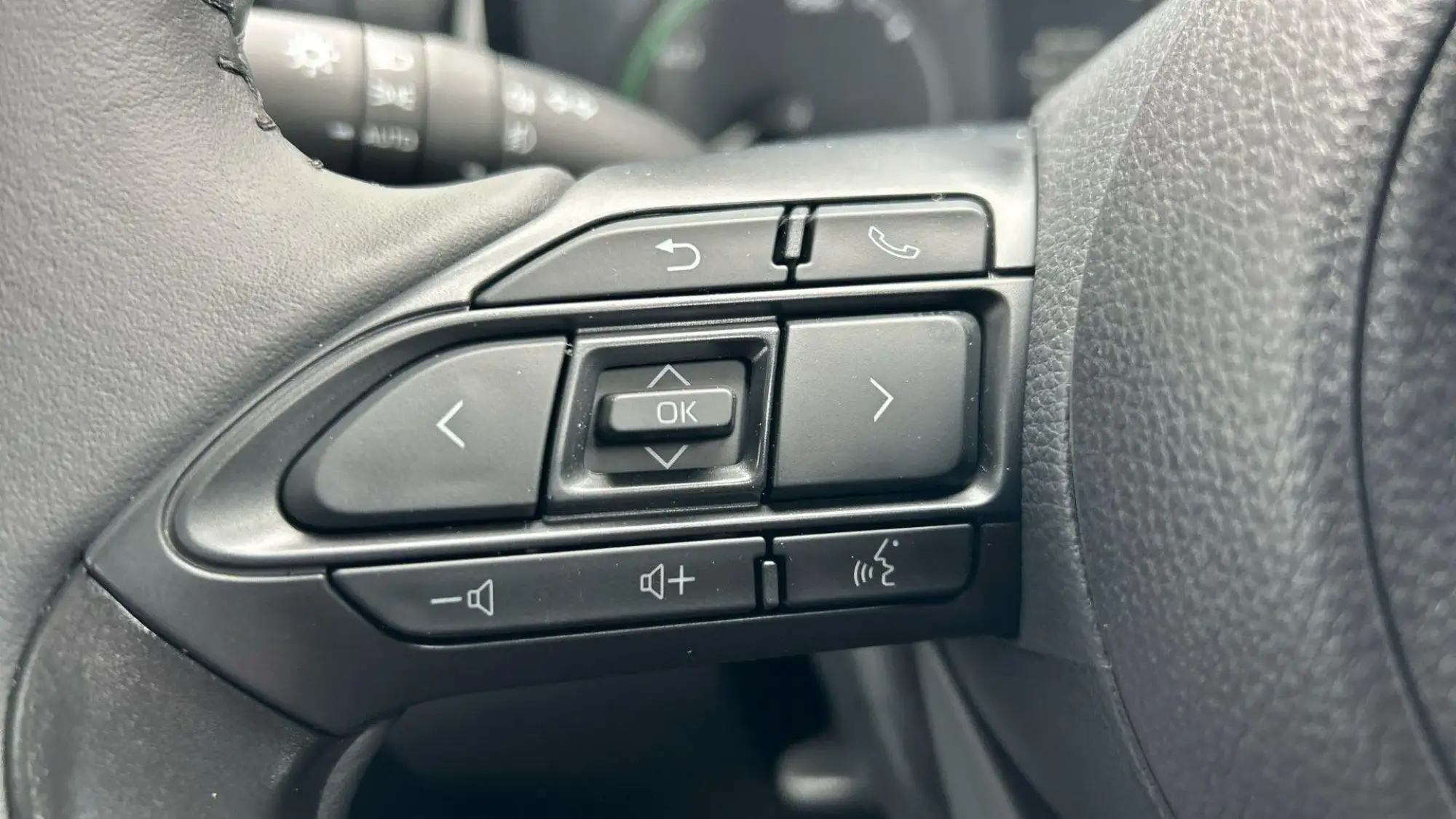 Toyota Yaris Hybrid Image 31