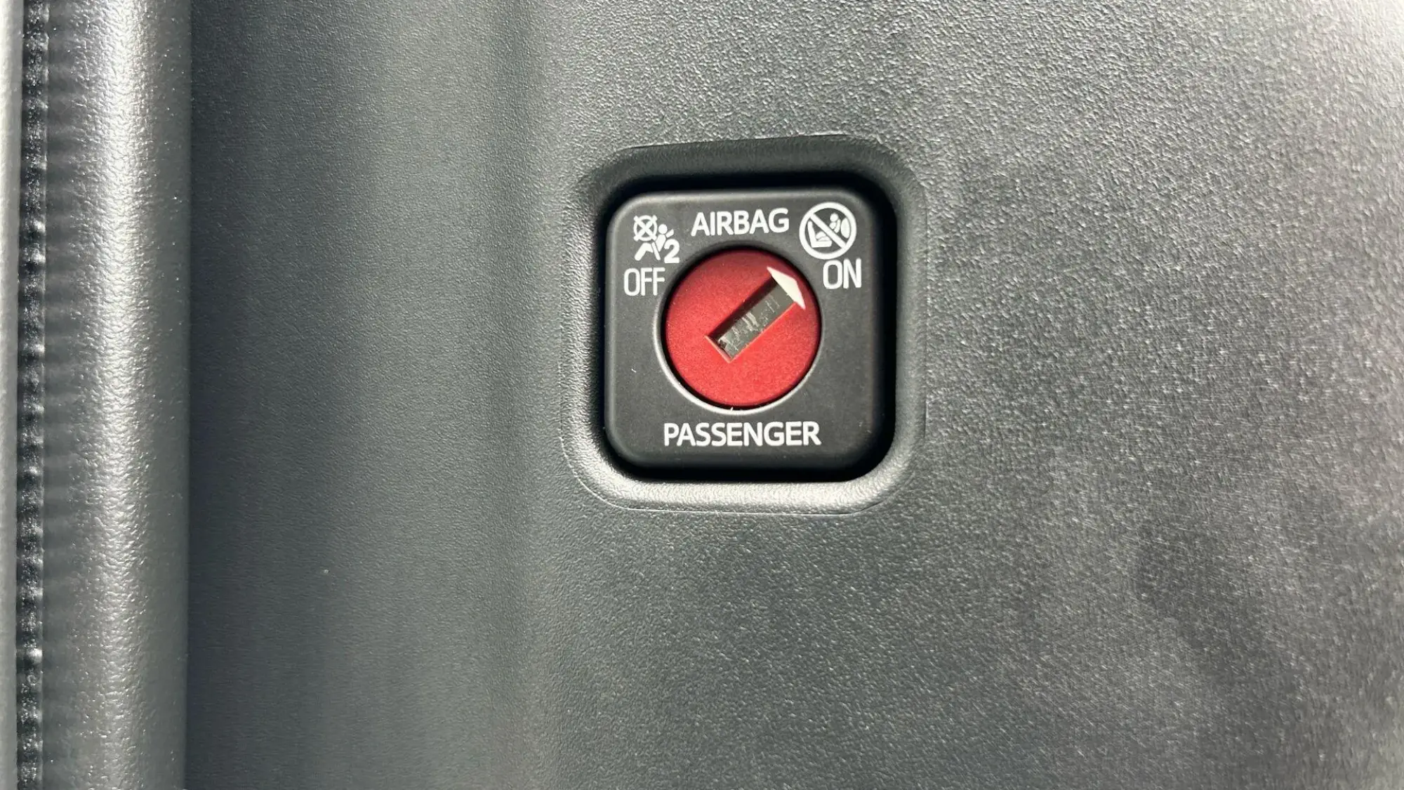 Toyota Yaris Hybrid Image 38
