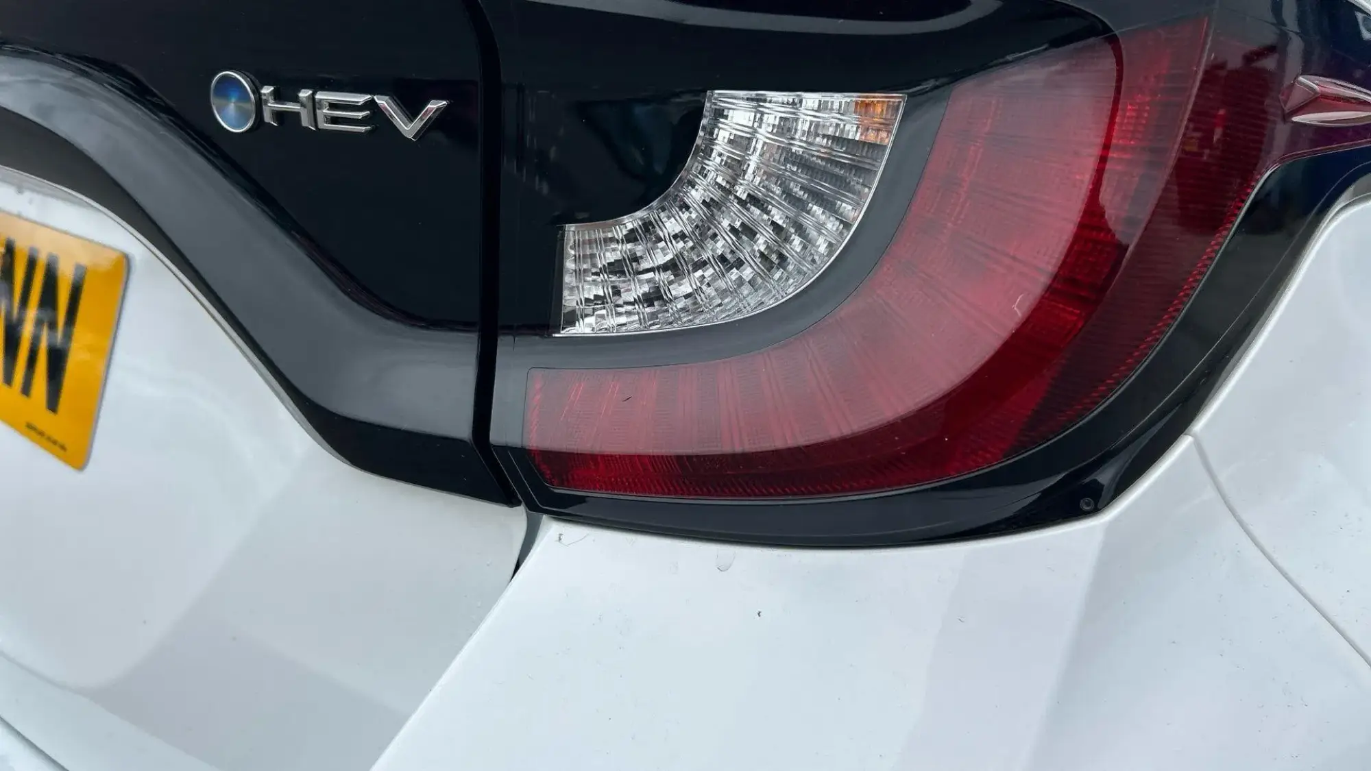 Toyota Yaris Hybrid Image 40
