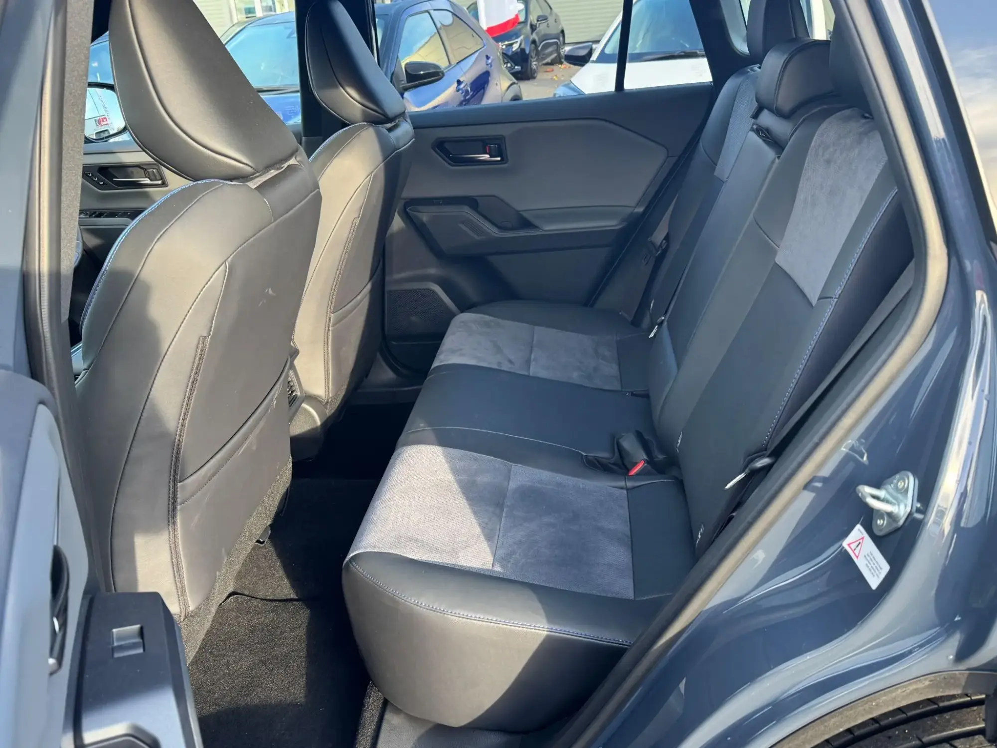 Toyota RAV4 Image 13