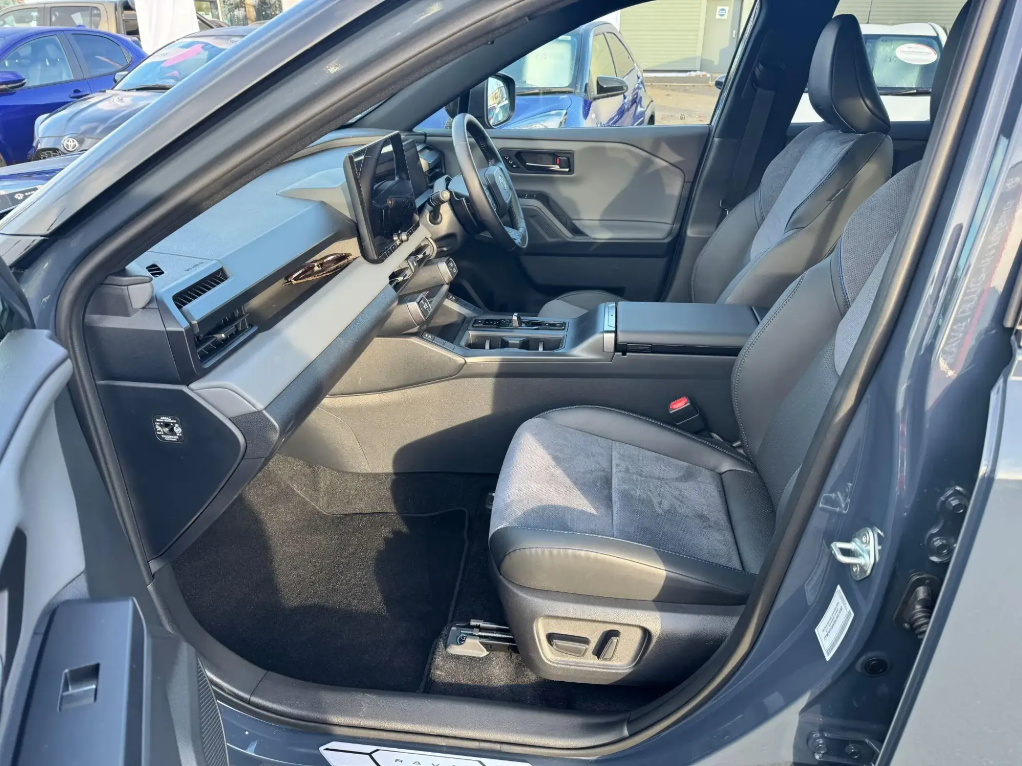 Toyota RAV4 Image 14