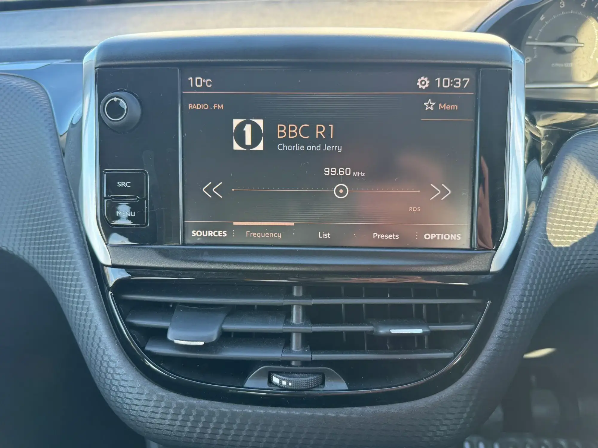 Peugeot 2008 Image 16
