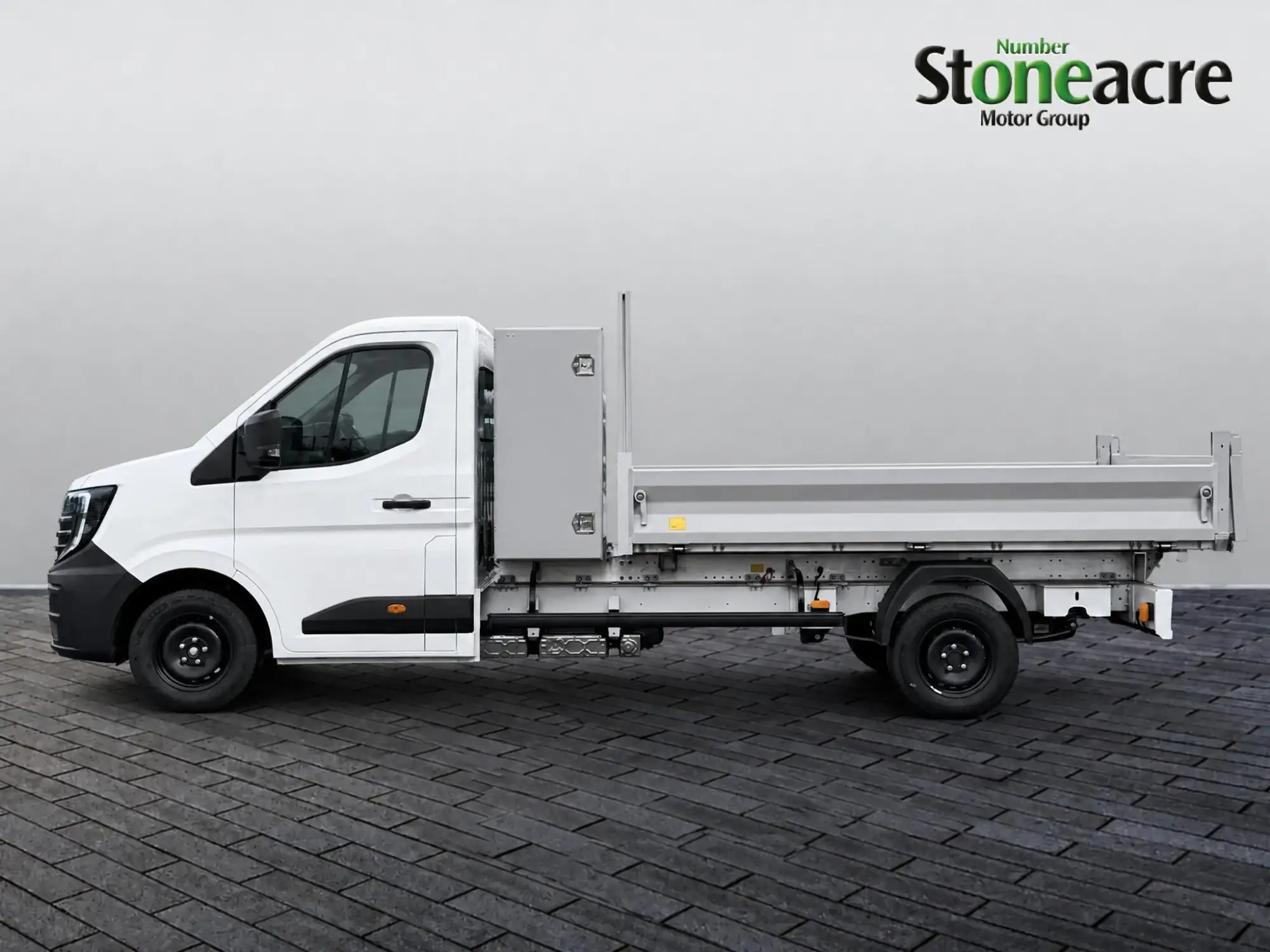 Nissan Interstar Image 8