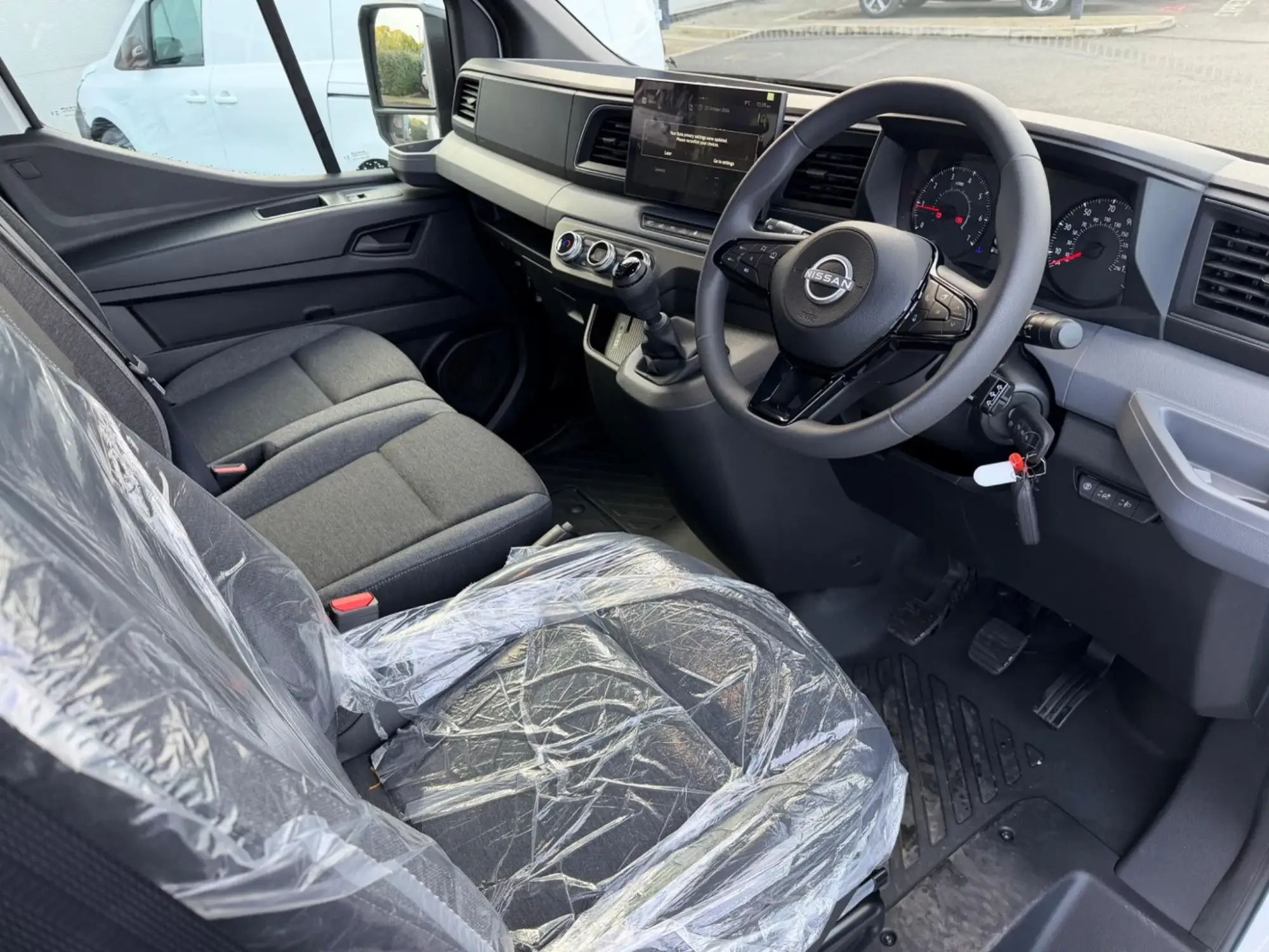 Nissan Interstar Image 14