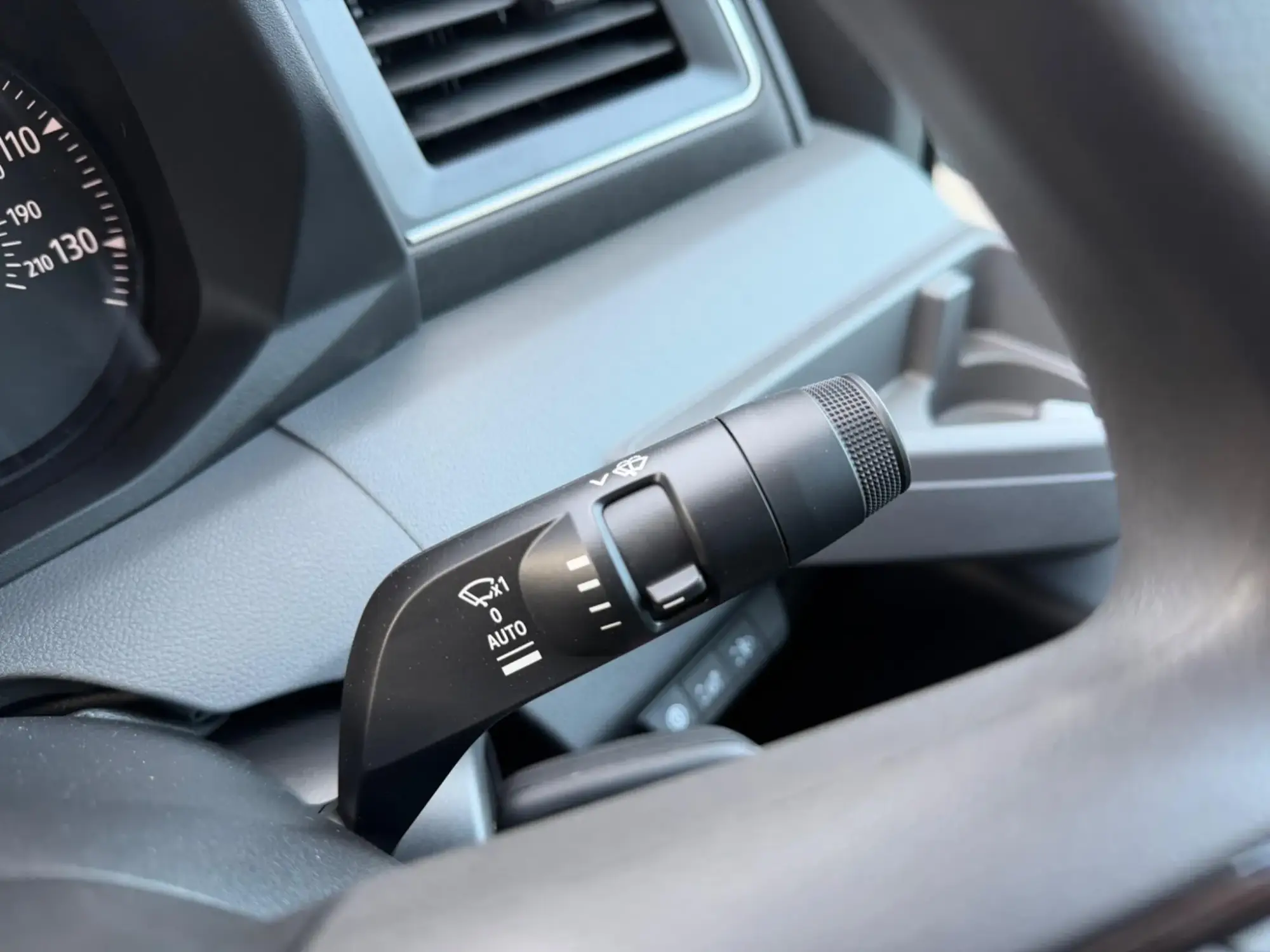 Nissan Interstar Image 24