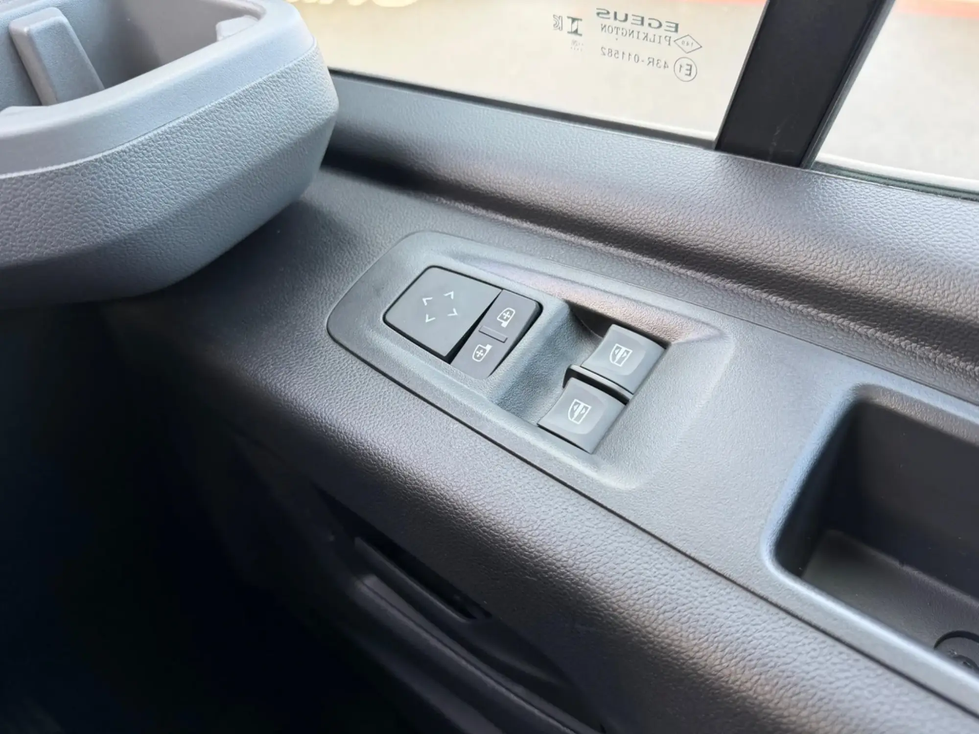 Nissan Interstar Image 30