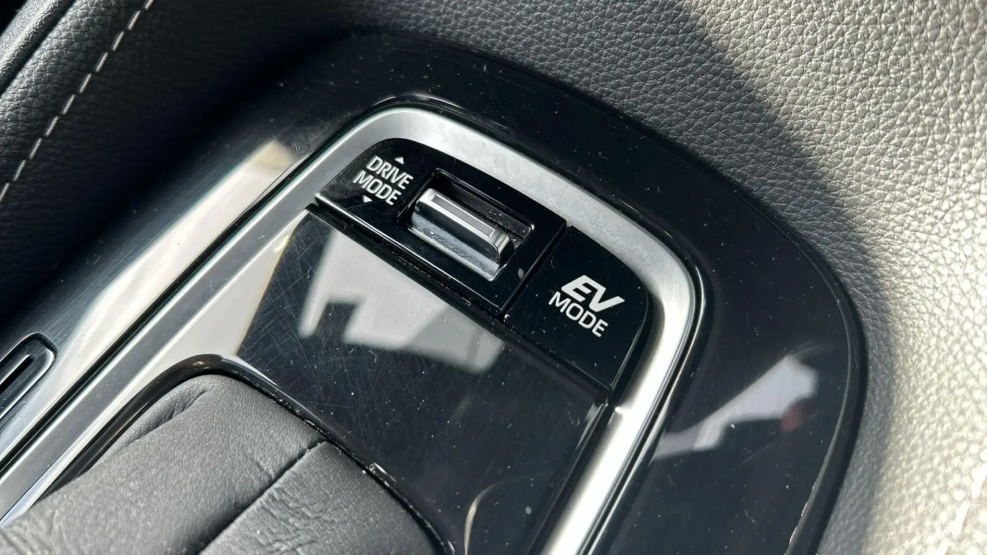 Toyota Corolla Hybrid Image 34 Toyota Corolla Hybrid Image 34