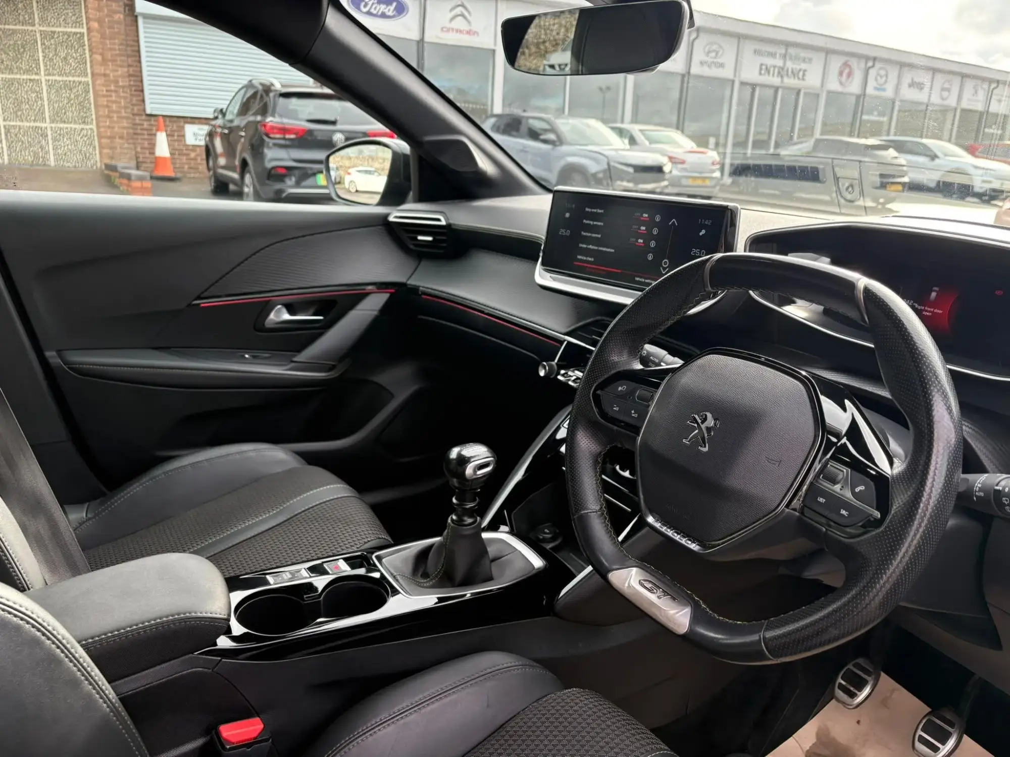 Peugeot 208 Image 9 Peugeot 208 Image 9