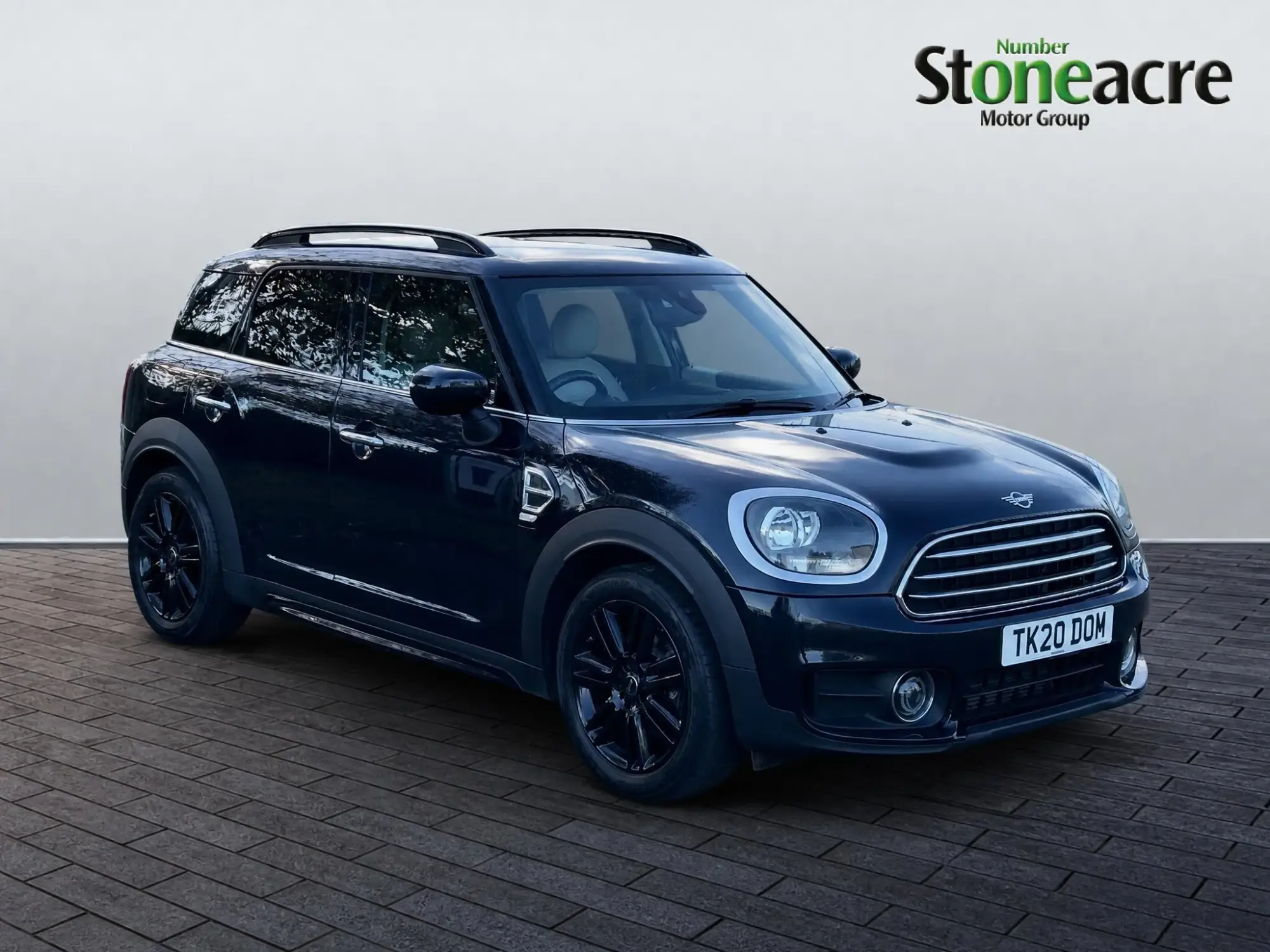 MINI Countryman 1.5 Cooper Exclusive Steptronic Euro 6 (s/s) 5dr TK20DOM Image 1 MINI Countryman 1.5 Cooper Exclusive Steptronic Euro 6 (s/s) 5dr TK20DOM Image 1