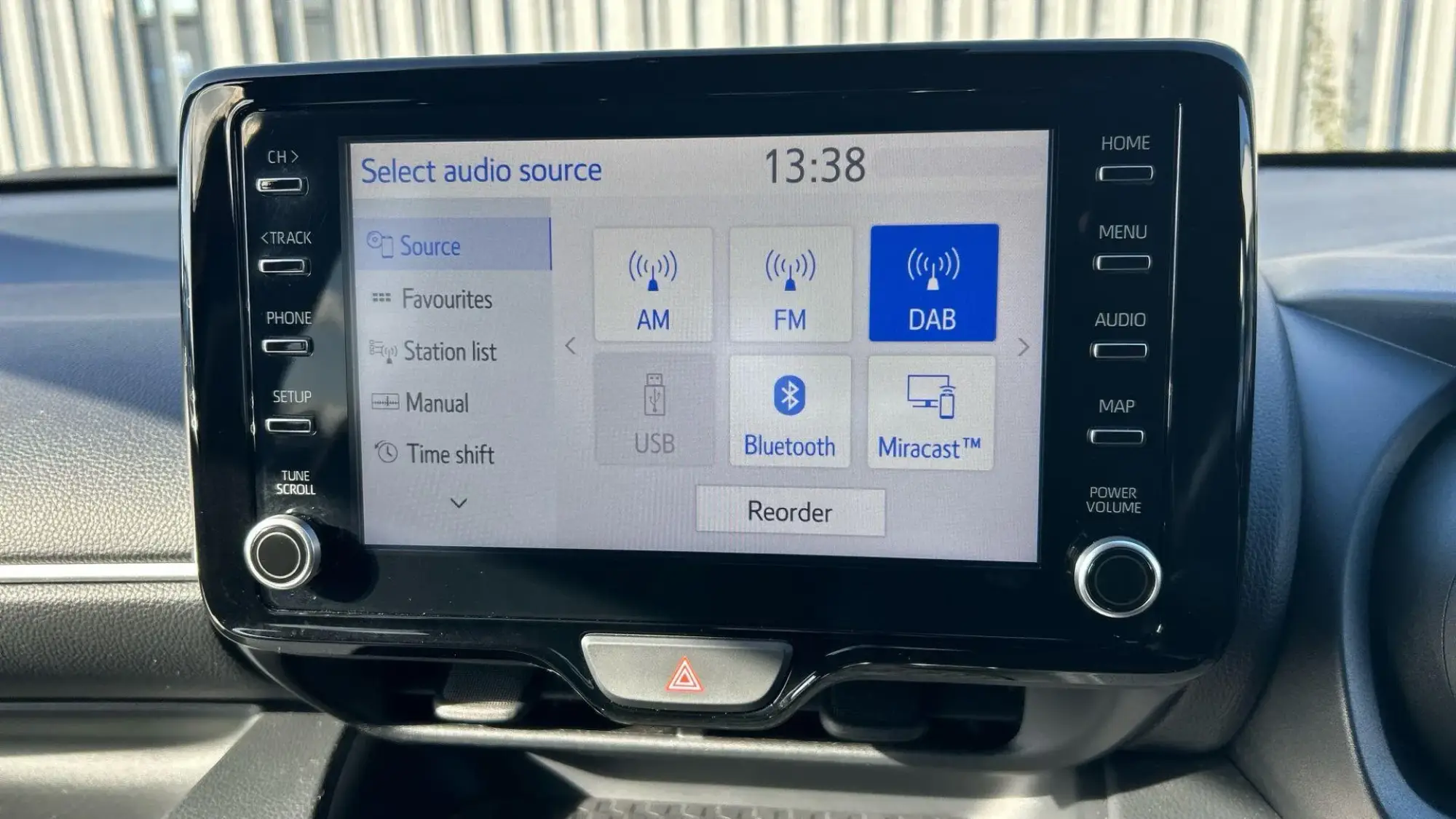 Toyota Yaris Hybrid Image 21
