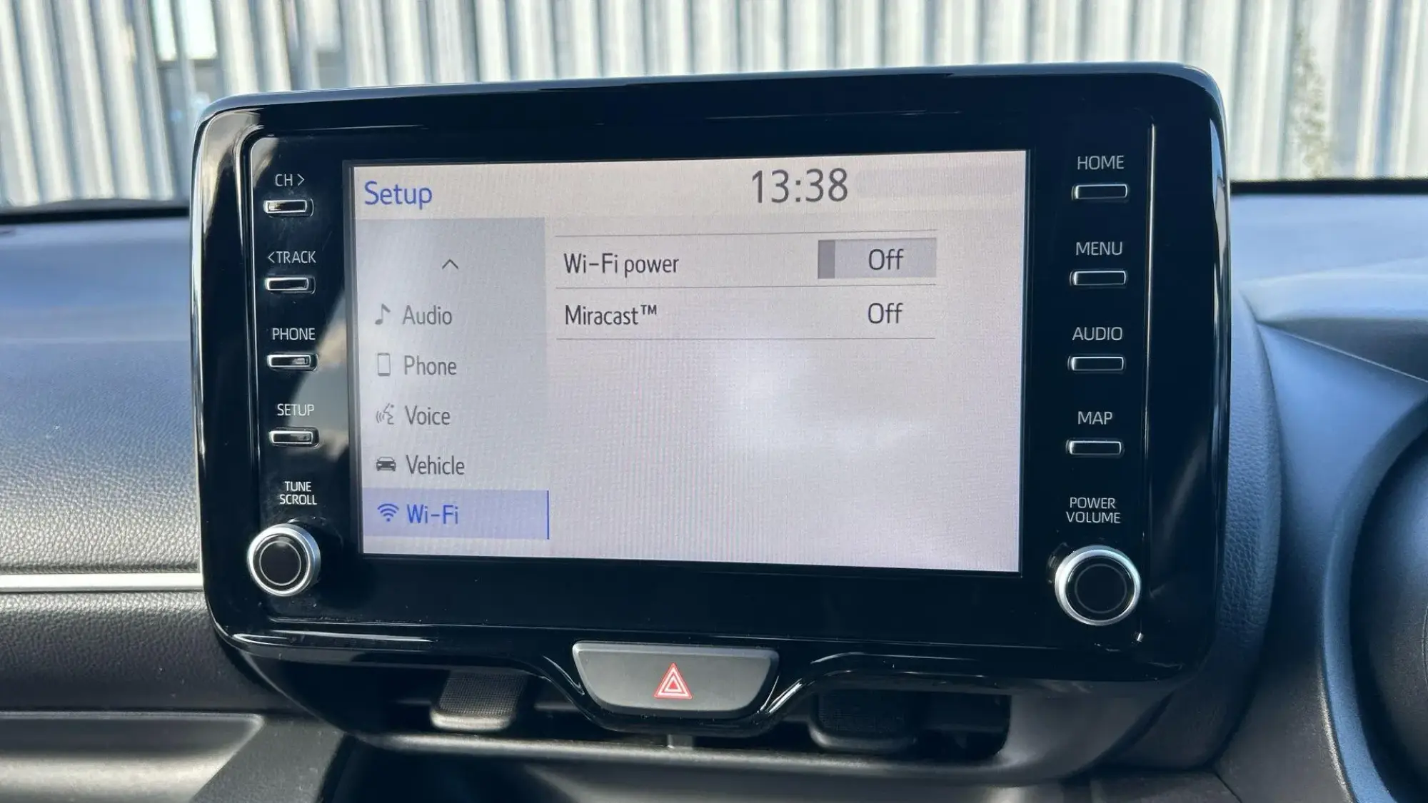 Toyota Yaris Hybrid Image 24