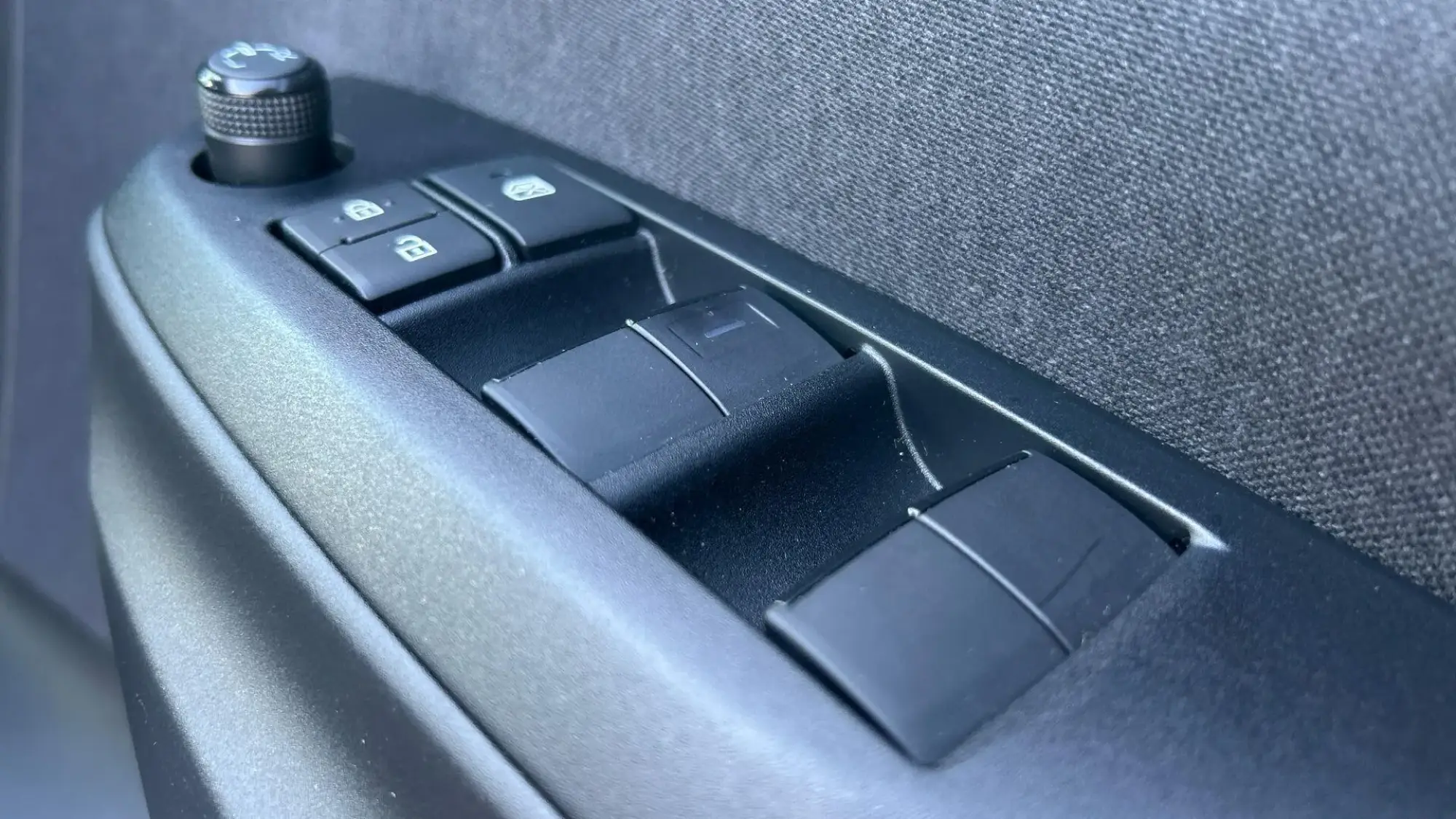Toyota Yaris Hybrid Image 31