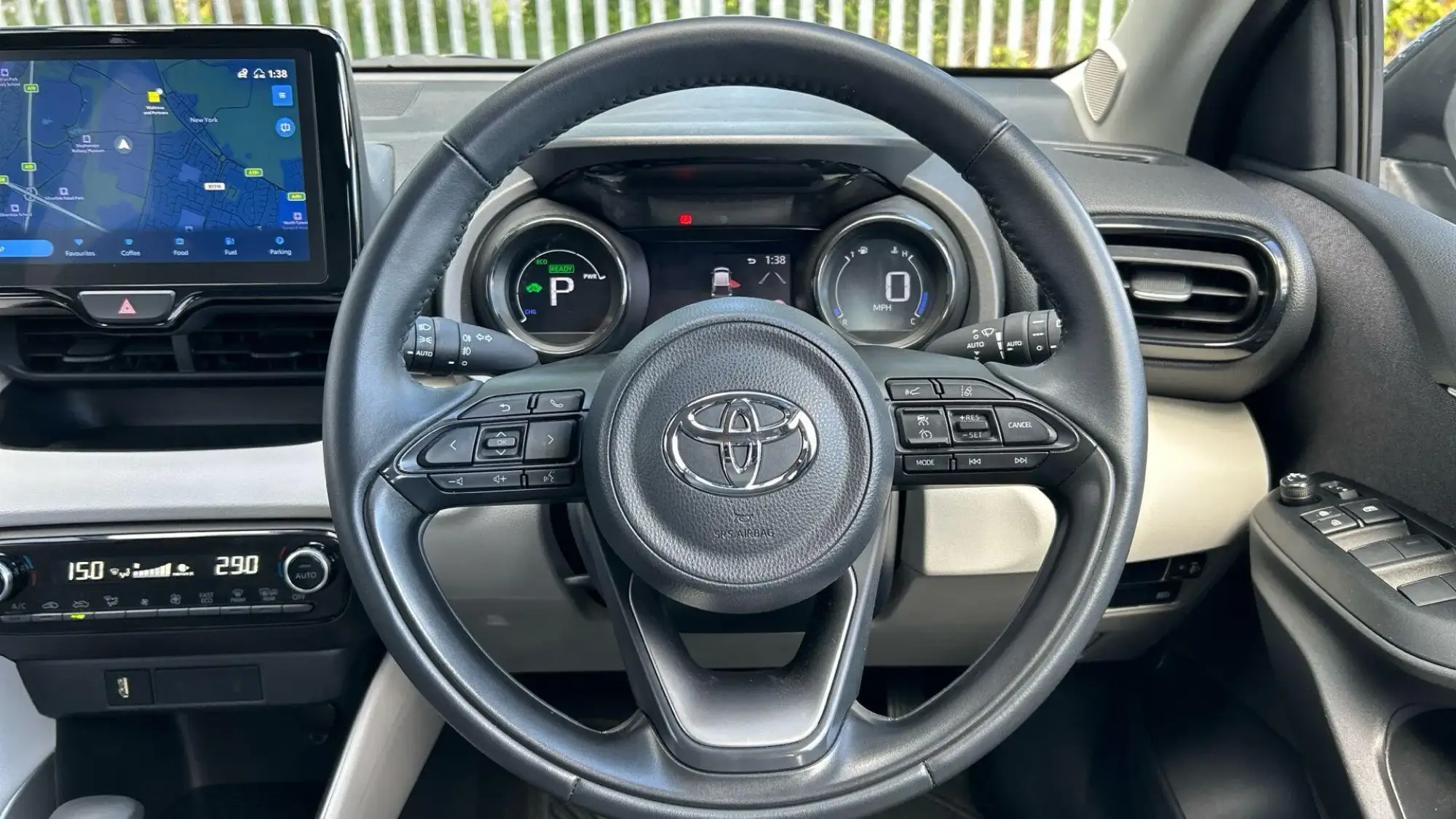 Toyota Yaris Hybrid Image 12