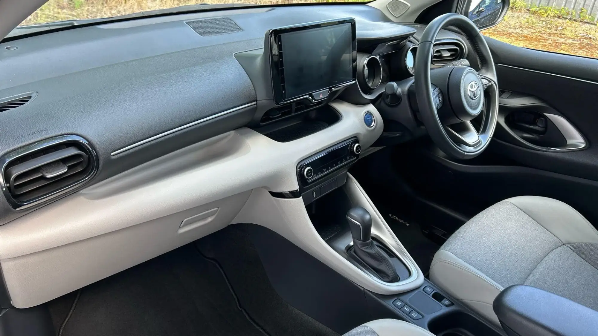 Toyota Yaris Hybrid Image 41