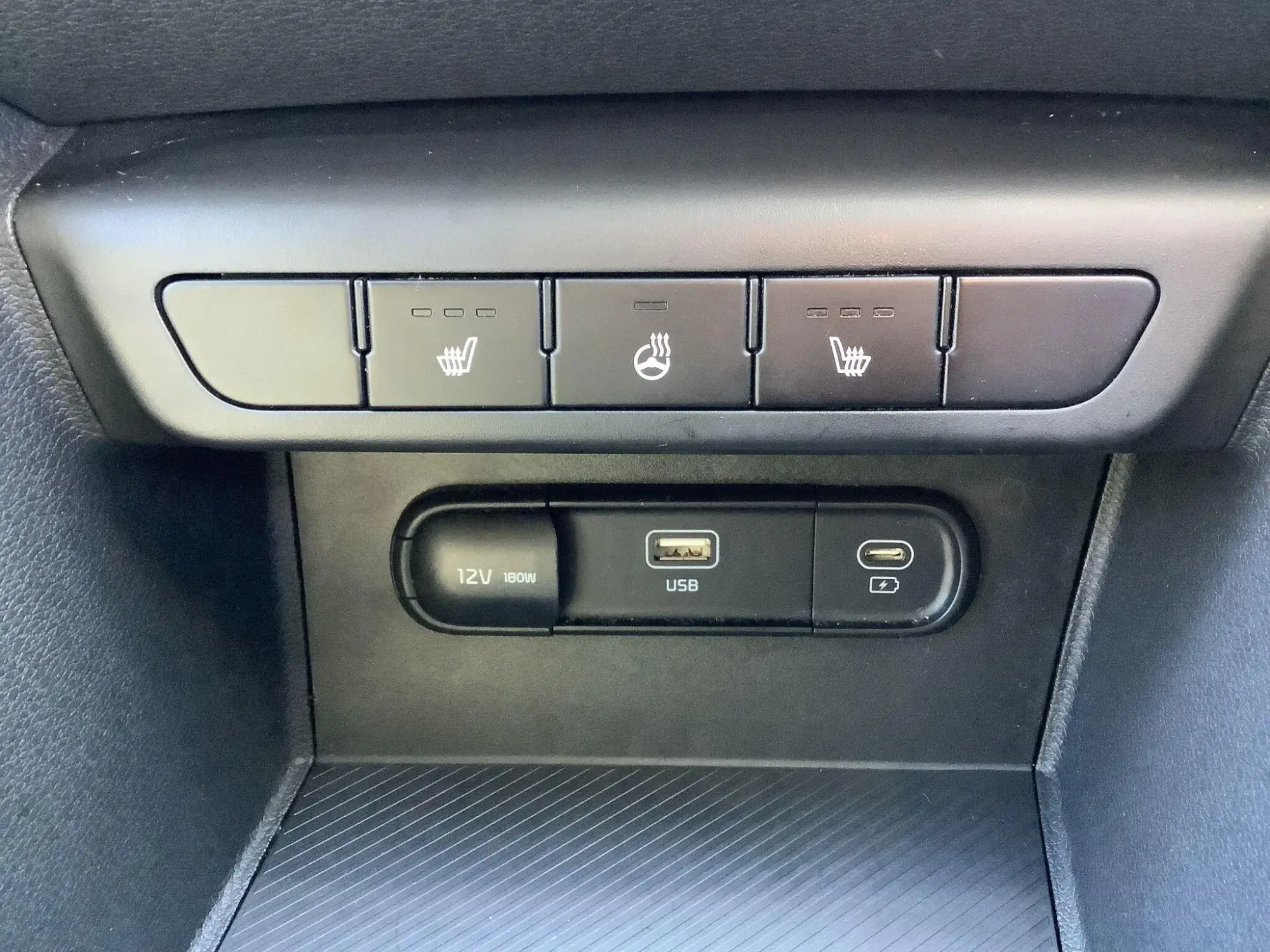 Kia Sportage Image 12
