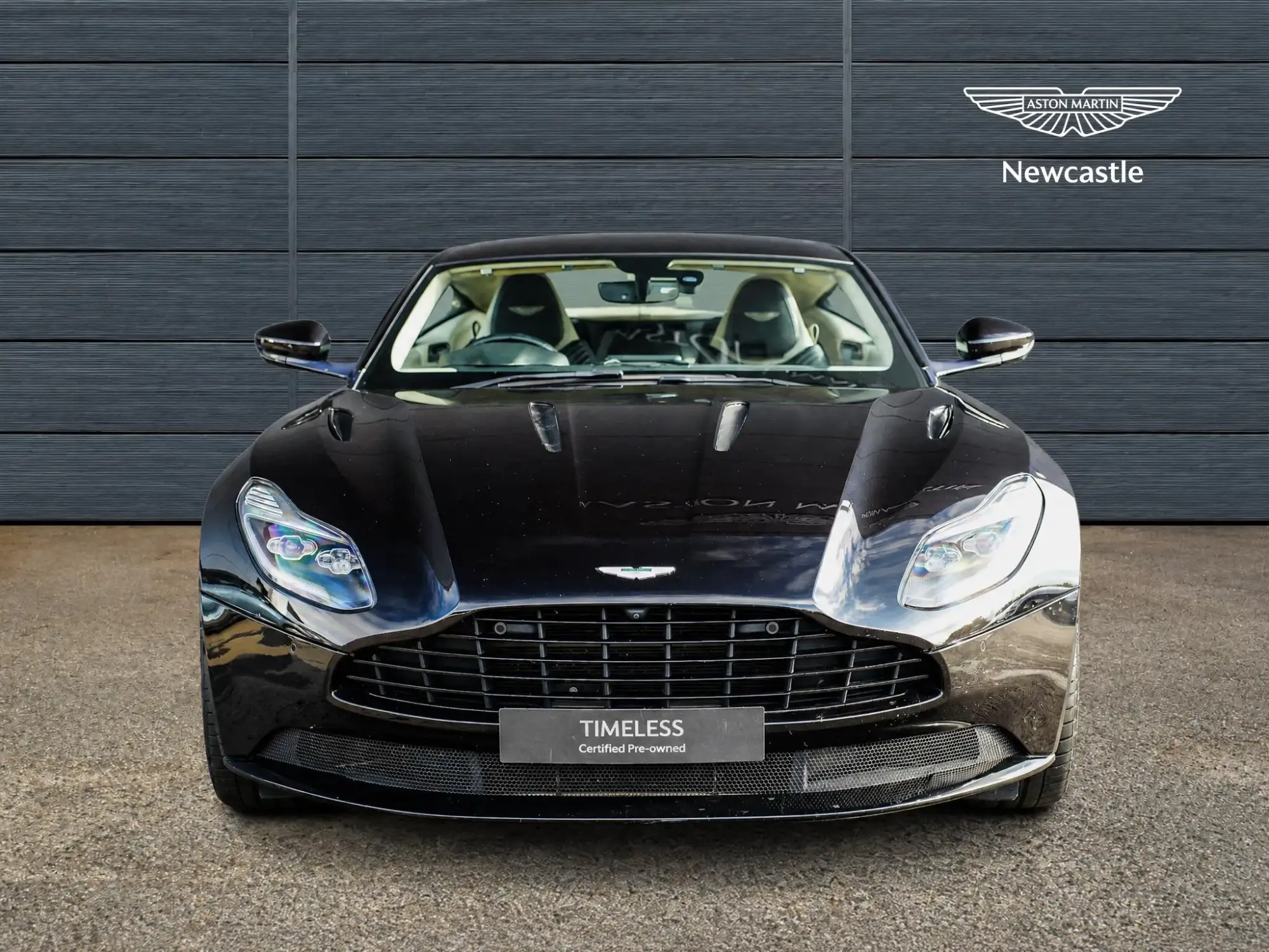 Aston Martin DB11 Image 2