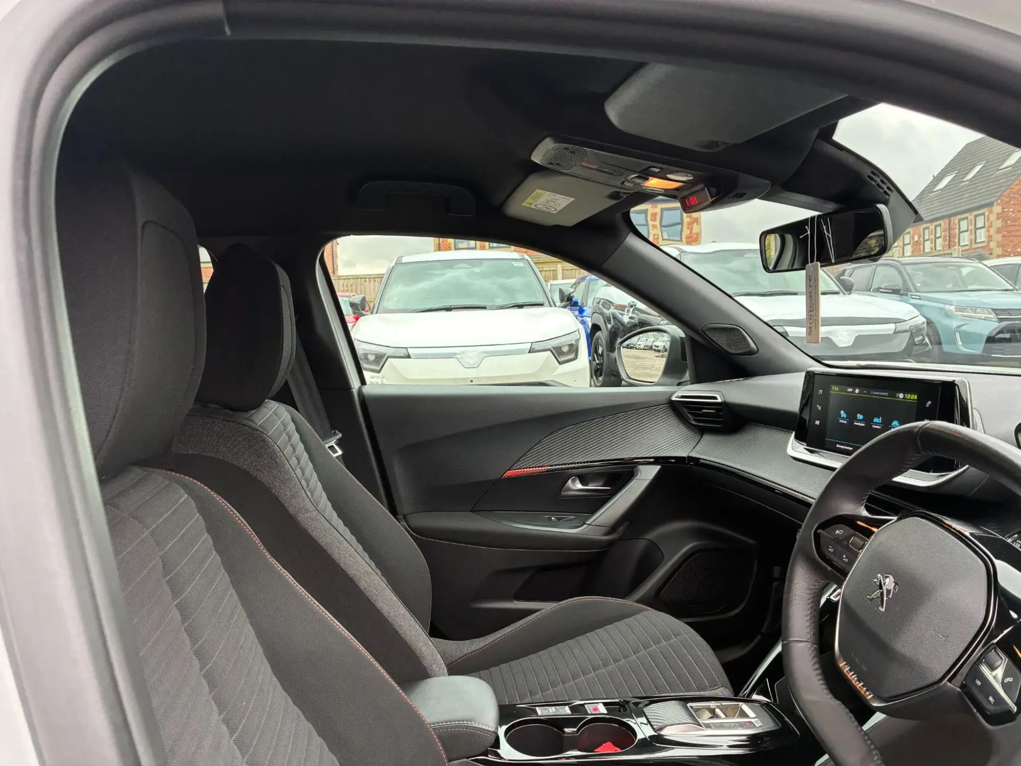 Peugeot E-2008 Image 11