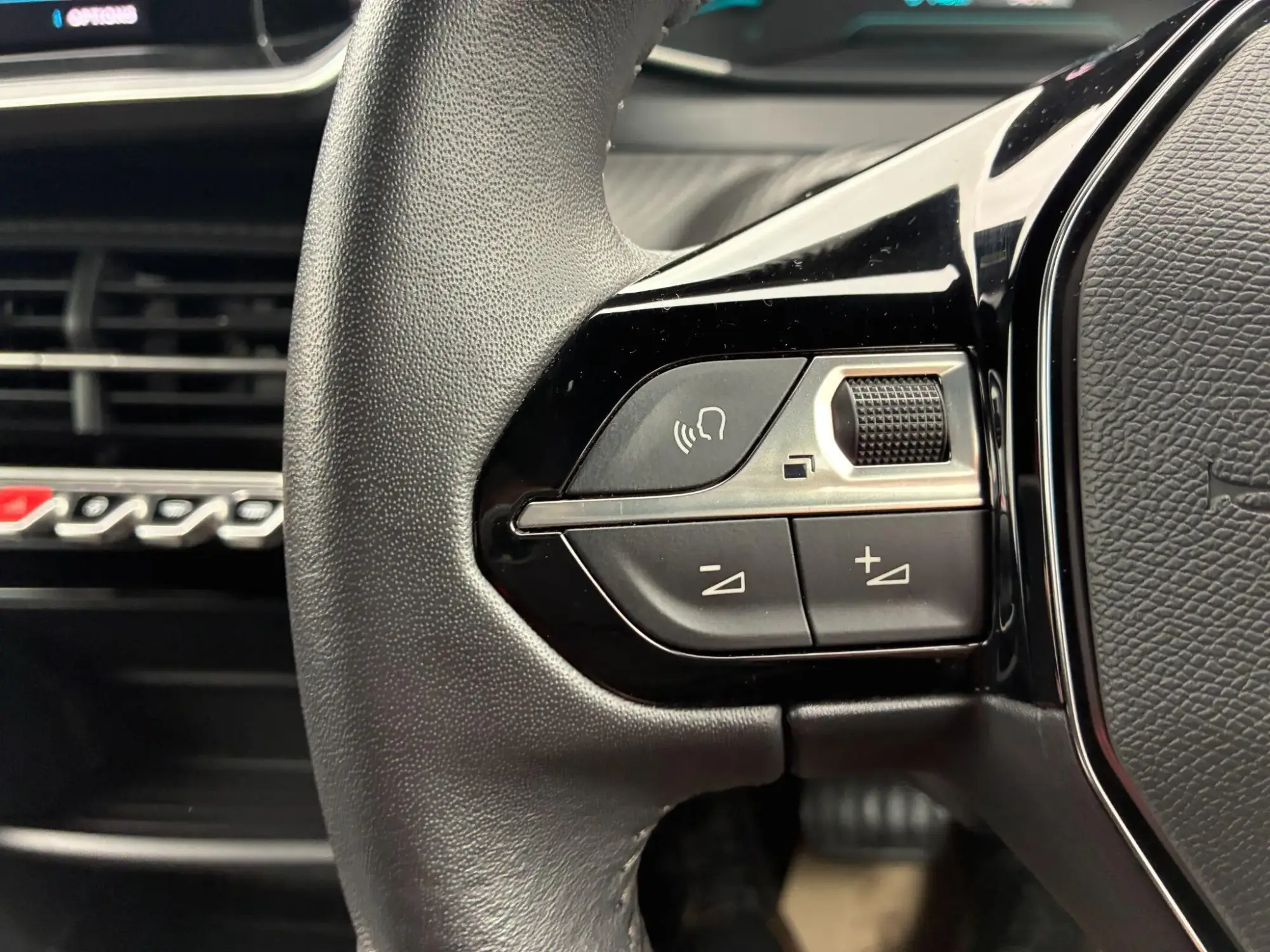 Peugeot E-2008 Image 14