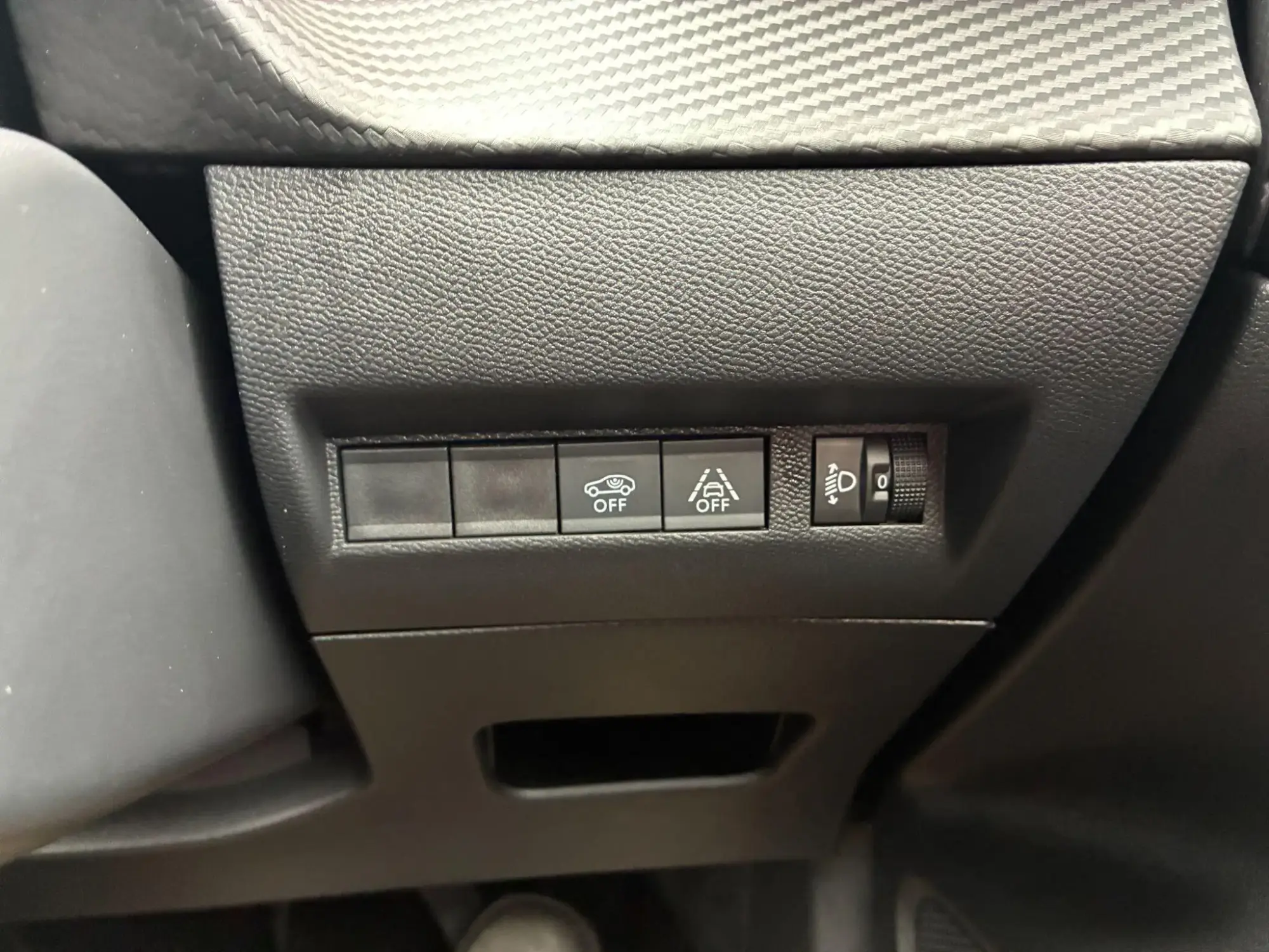 Peugeot E-2008 Image 16