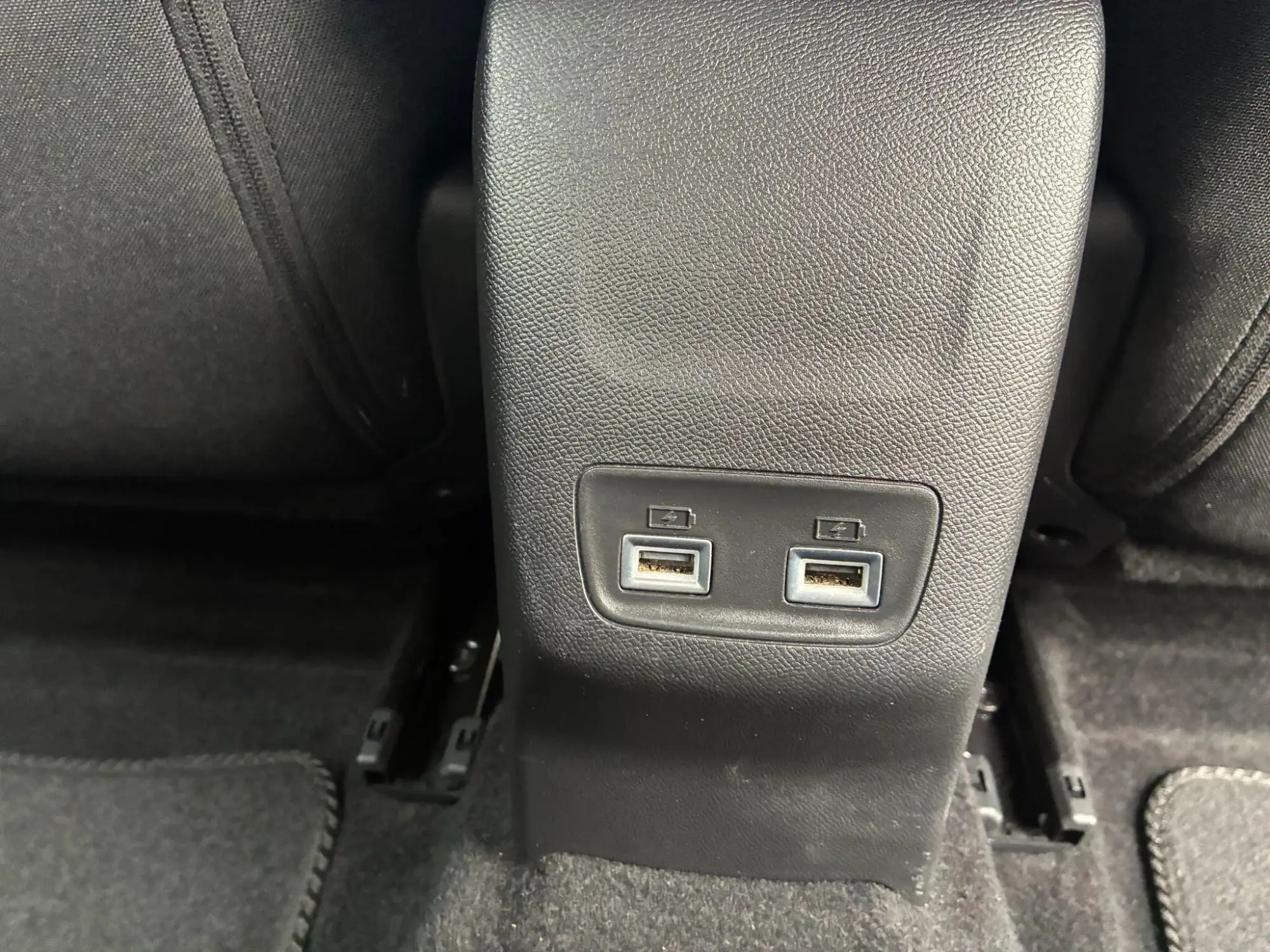 Peugeot E-2008 Image 17