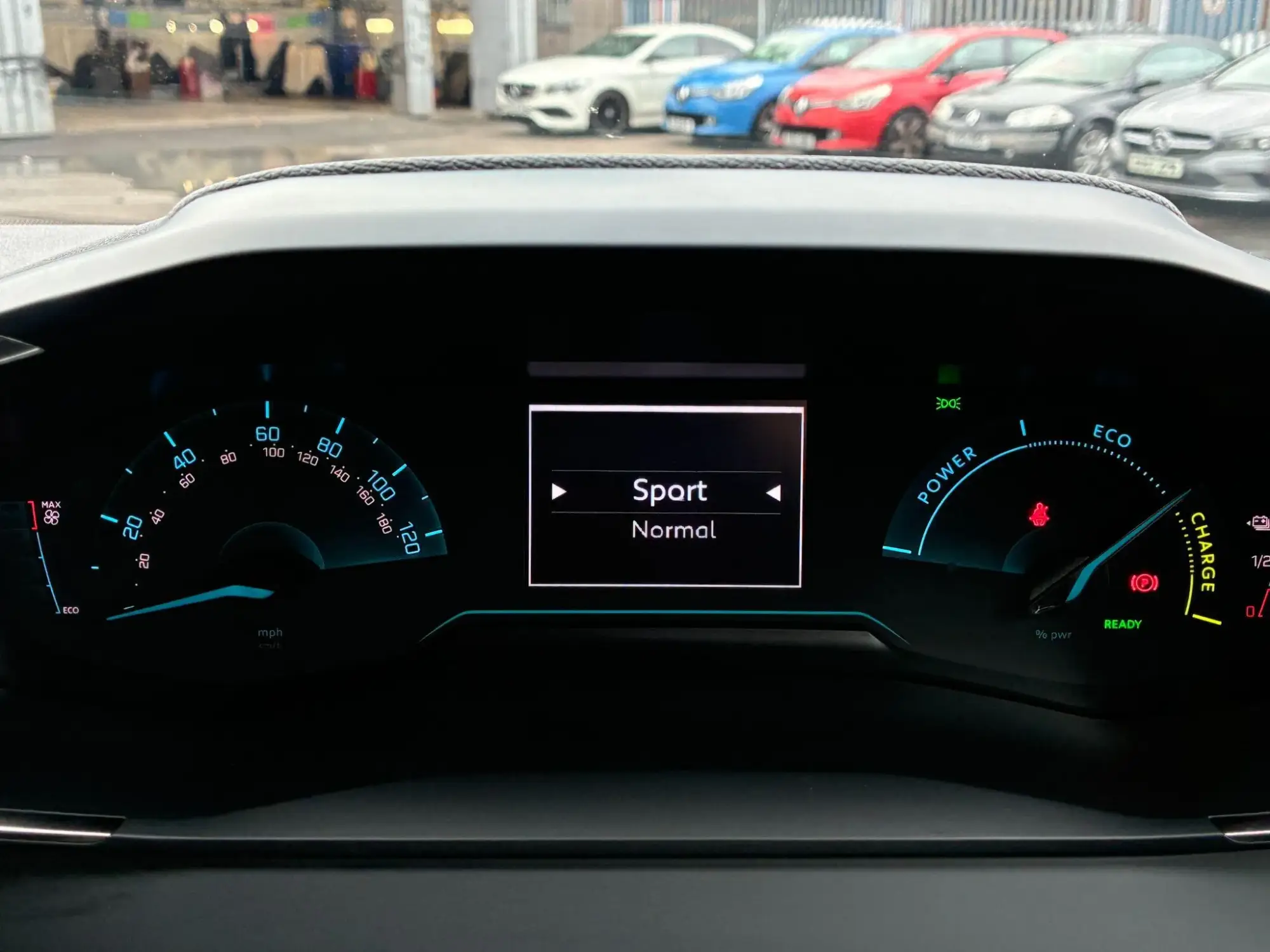Peugeot E-2008 Image 38