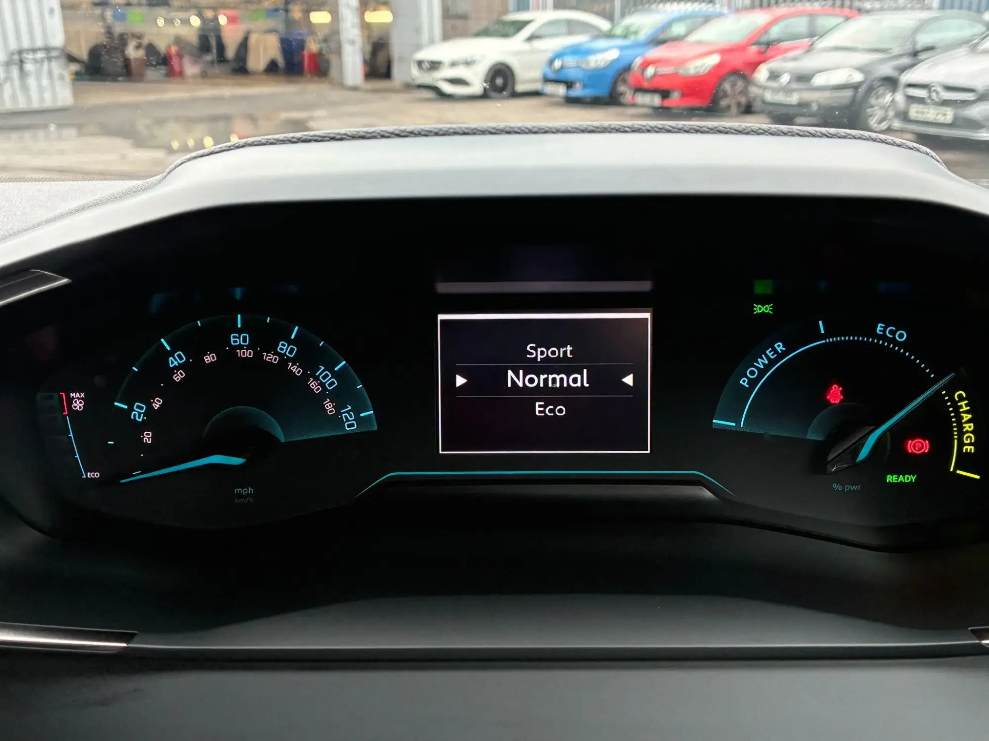 Peugeot E-2008 Image 39