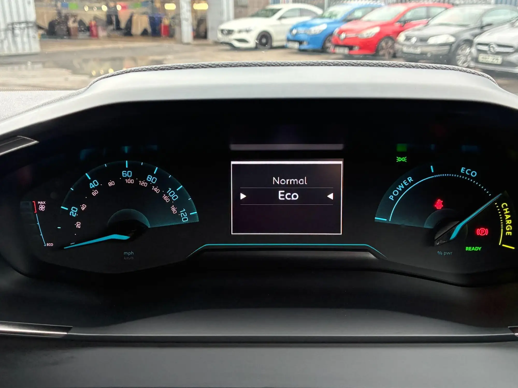 Peugeot E-2008 Image 40