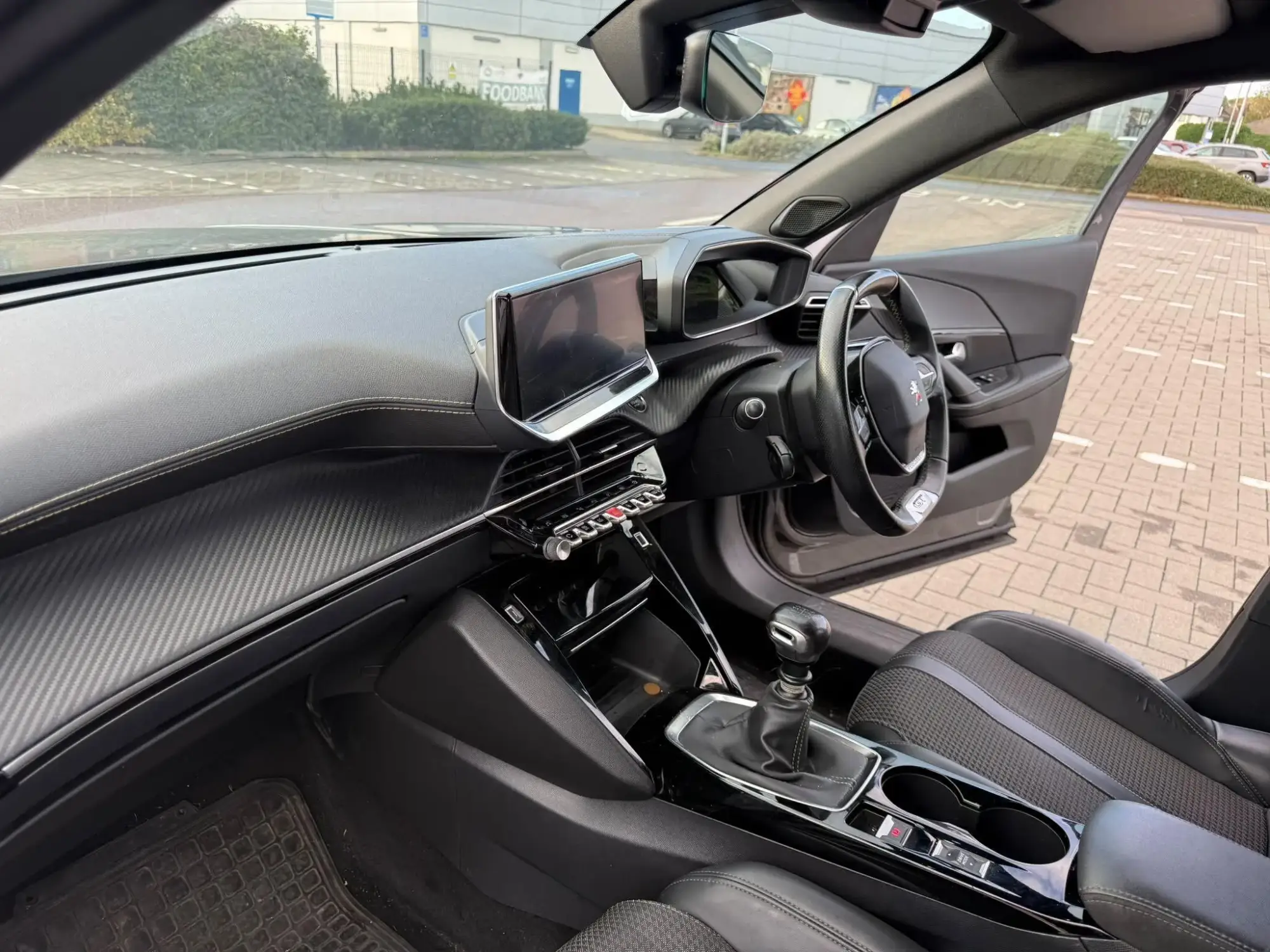 Peugeot 2008 Image 9