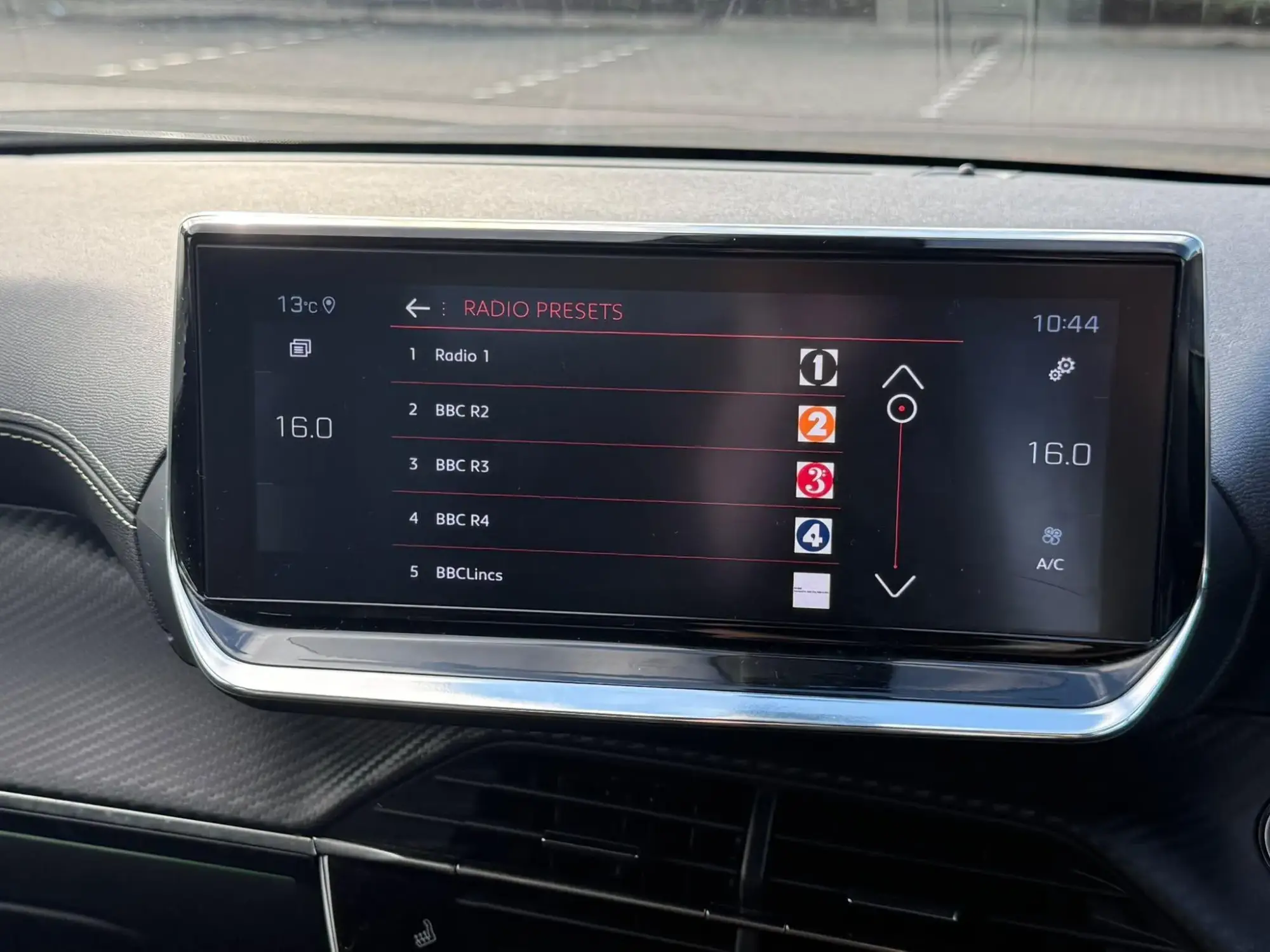 Peugeot 2008 Image 17