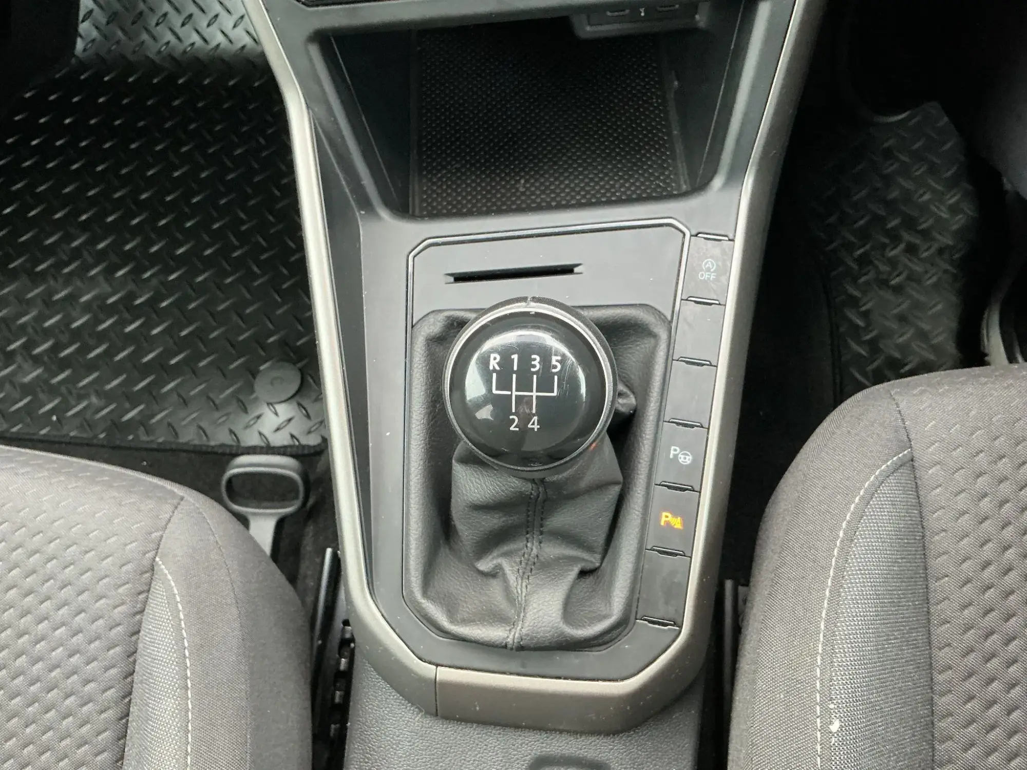 Volkswagen Polo Image 9