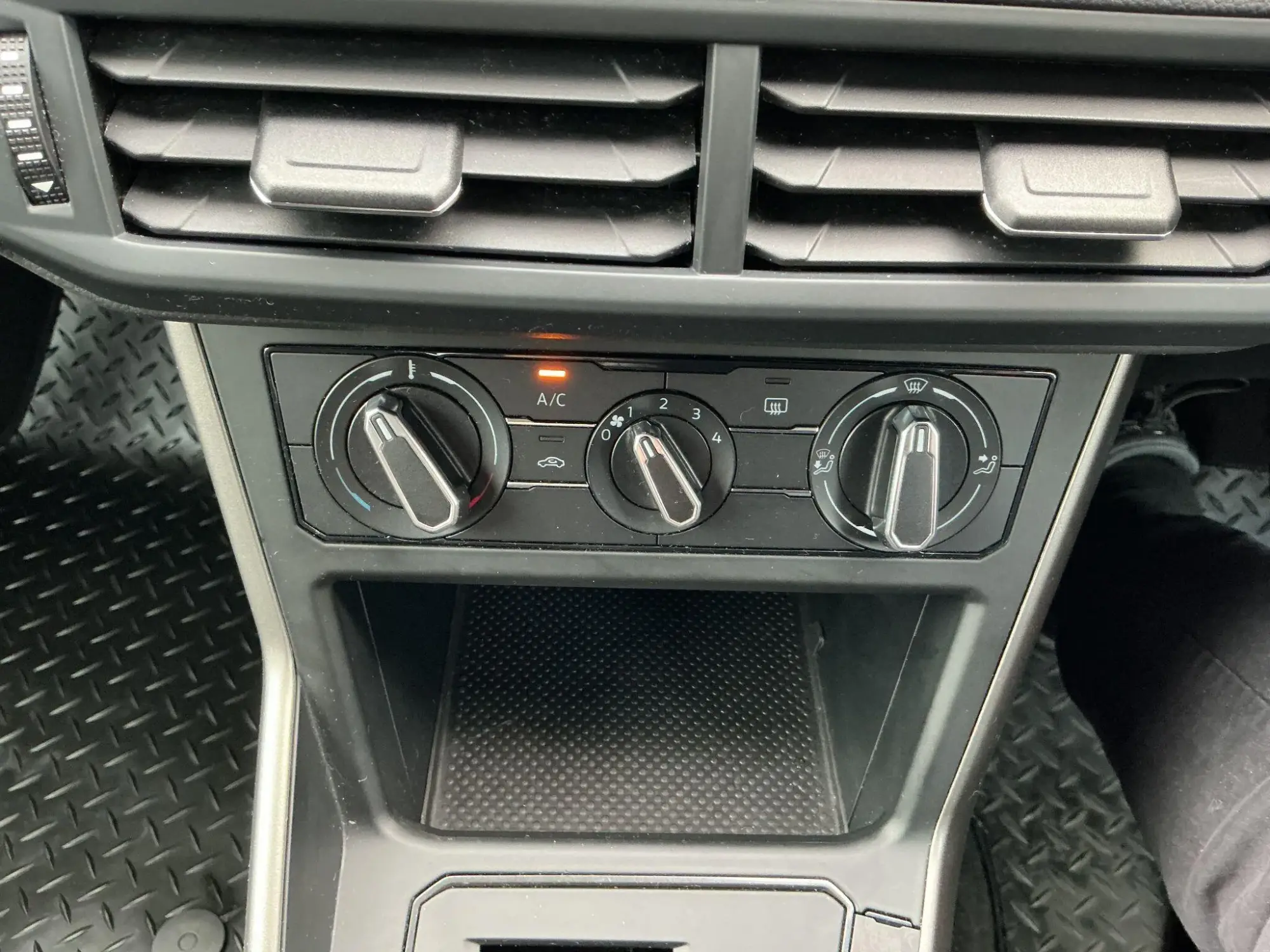 Volkswagen Polo Image 16