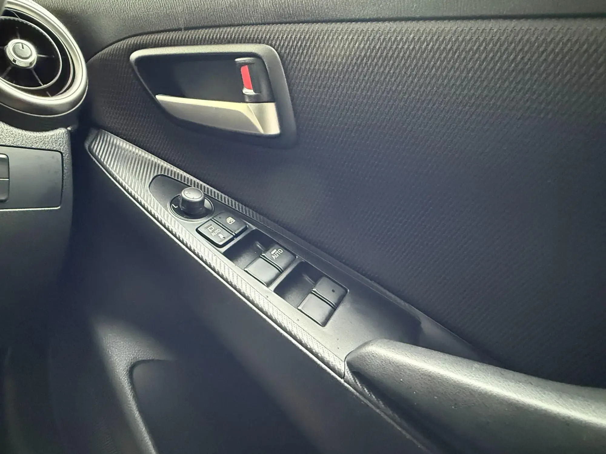 Mazda2 Image 32